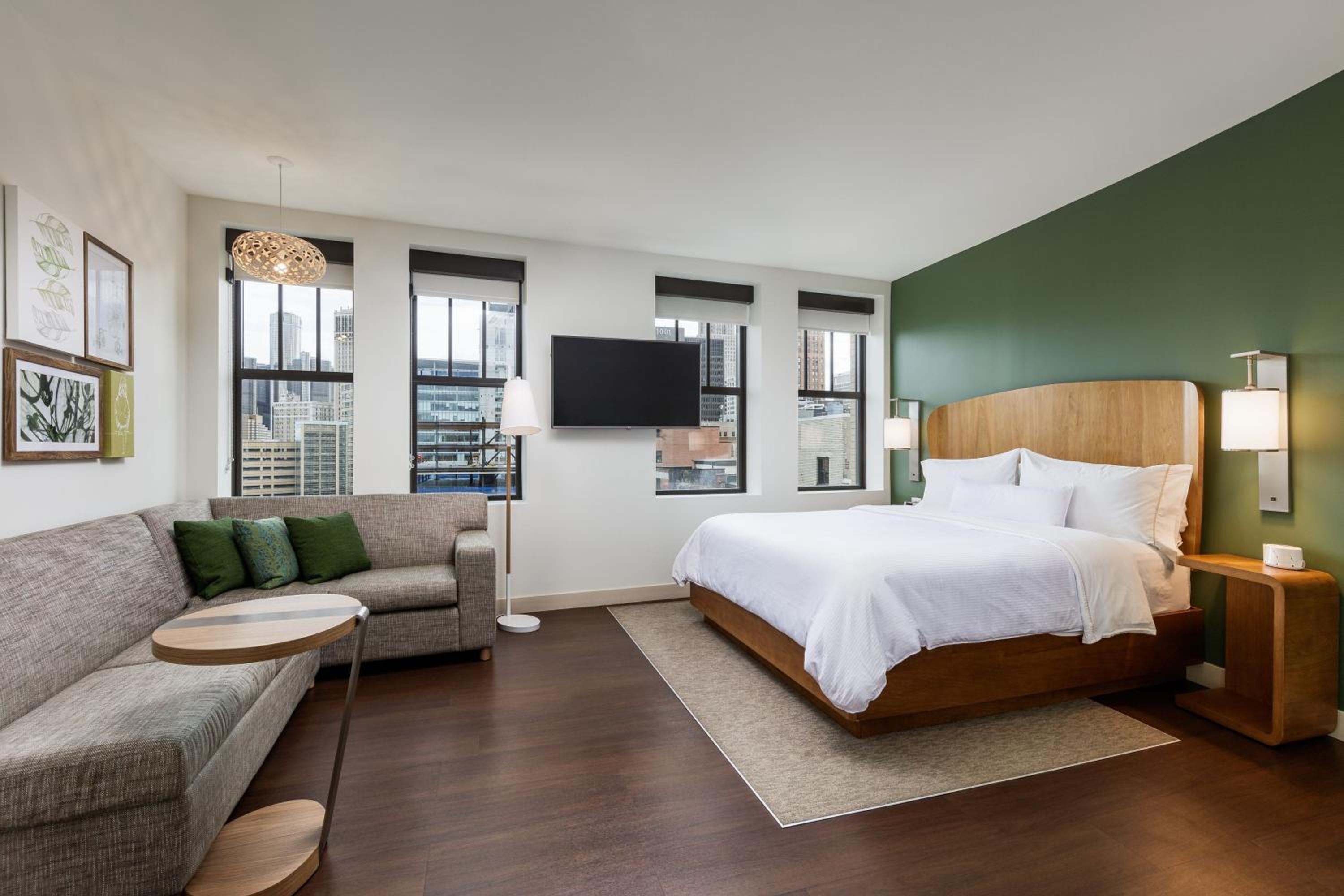 Studio, 1 King, Sofa bed, City view - Photo 3
