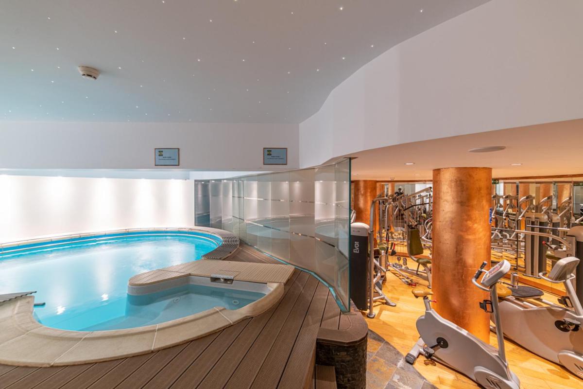 Suite - Photo 10