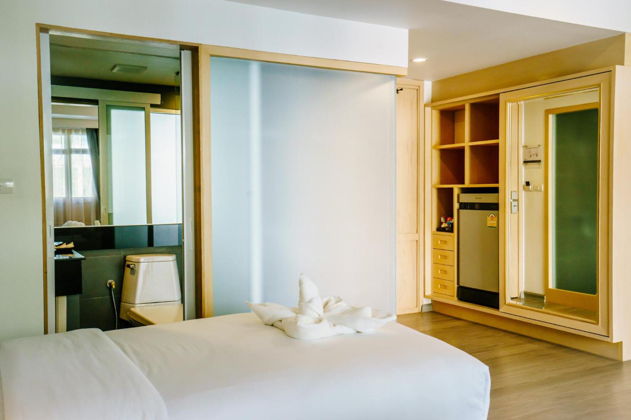 Deluxe Twin Room - Photo 9