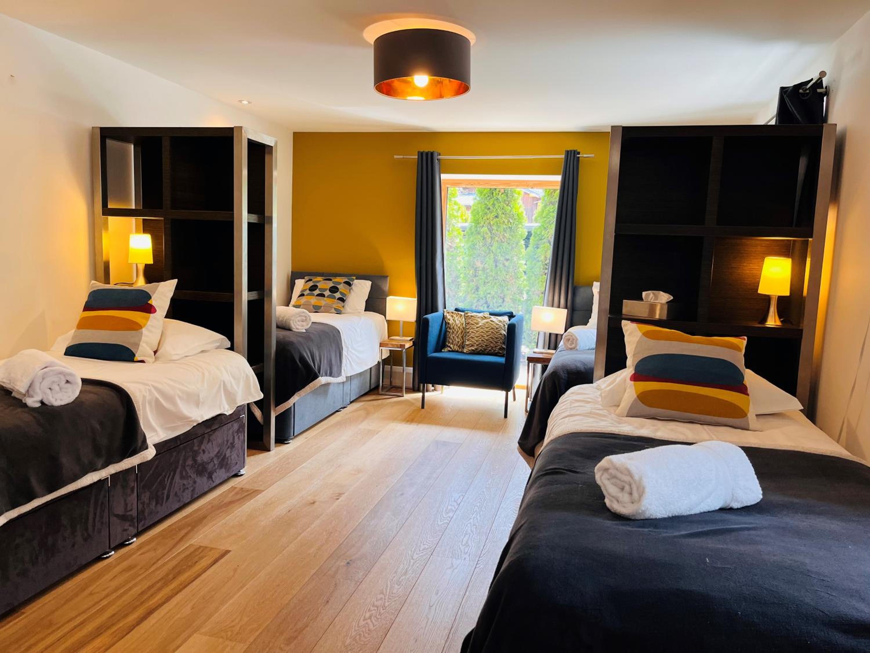 Quadruple Room with Shared Bathroom photo 2