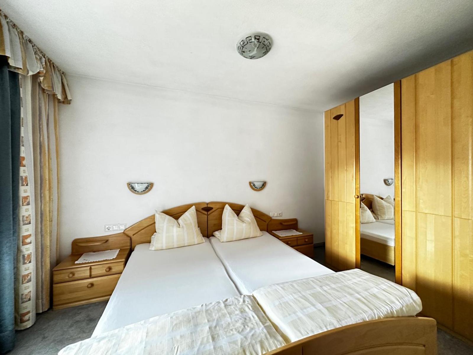 One-Bedroom Apartment with Balcony photo 3