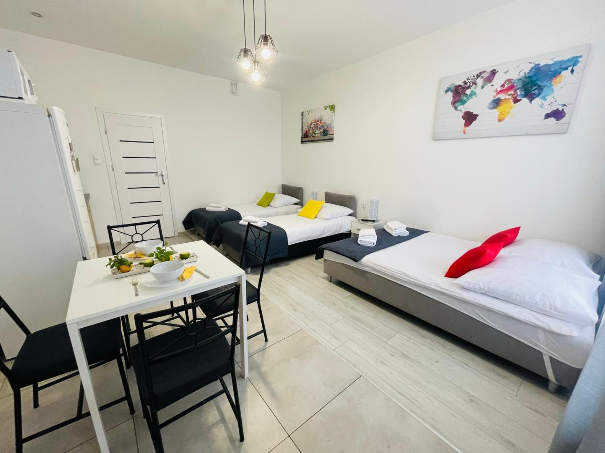 Quadruple Room with Private Bathroom - Photo 4