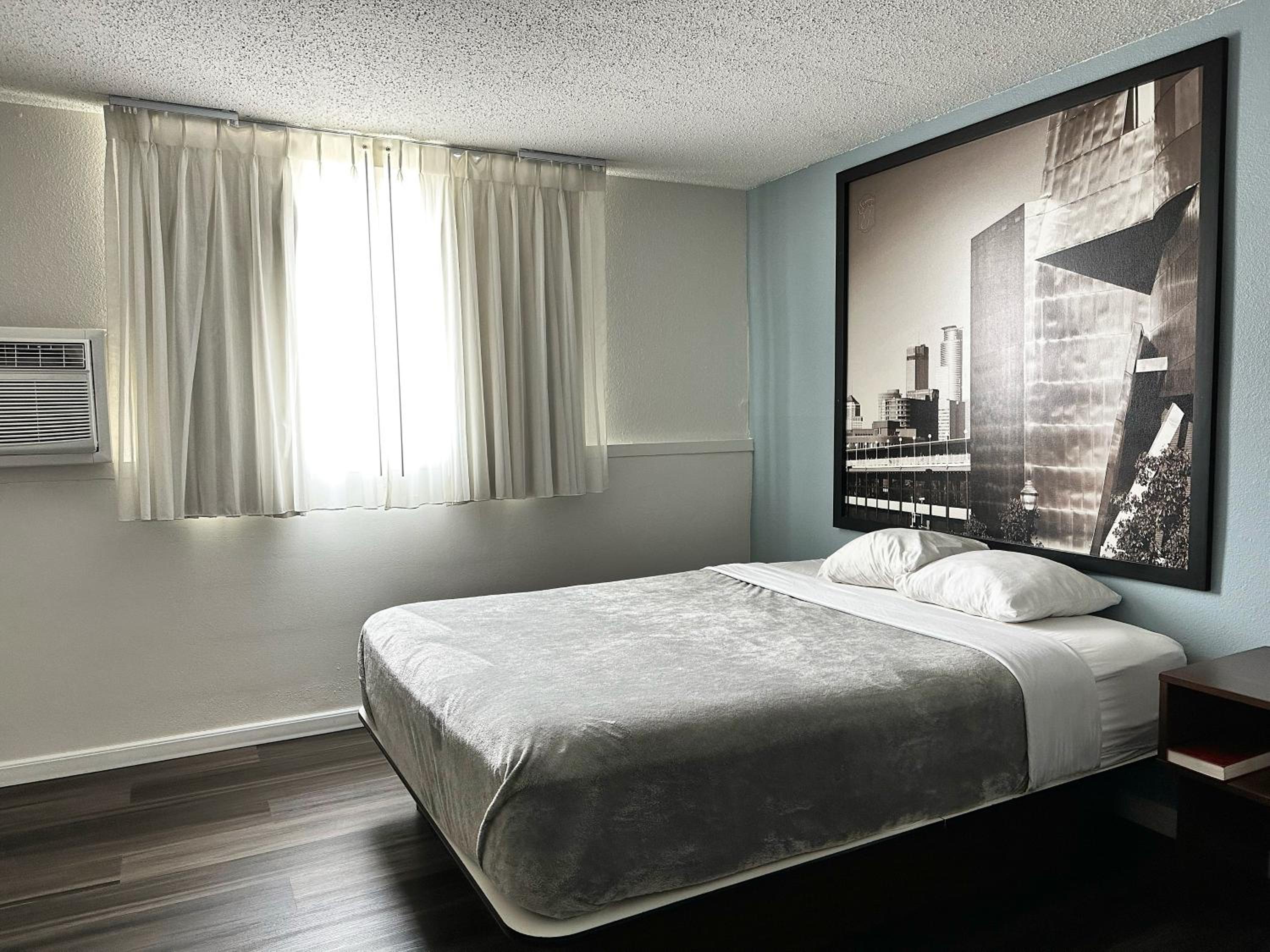 Standard Queen Room - Photo 1