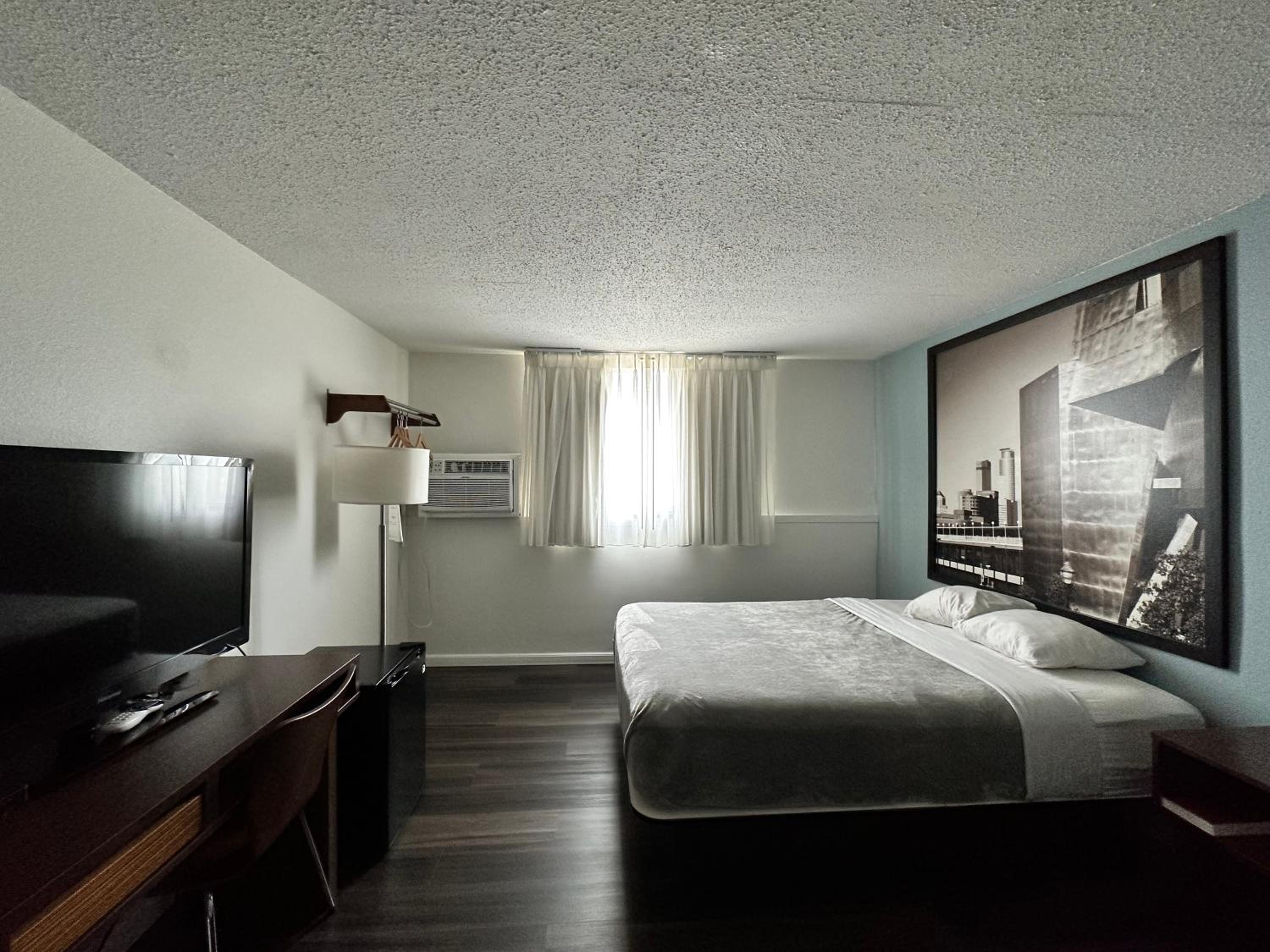 Standard Queen Room - Photo 5