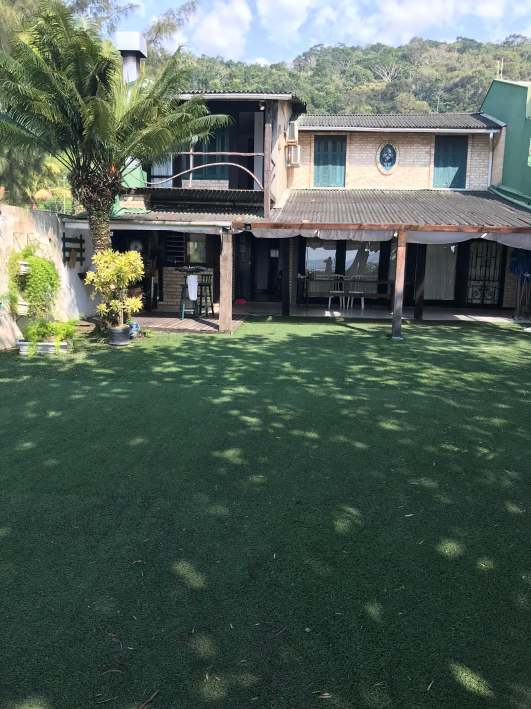 Four-Bedroom House photo 2