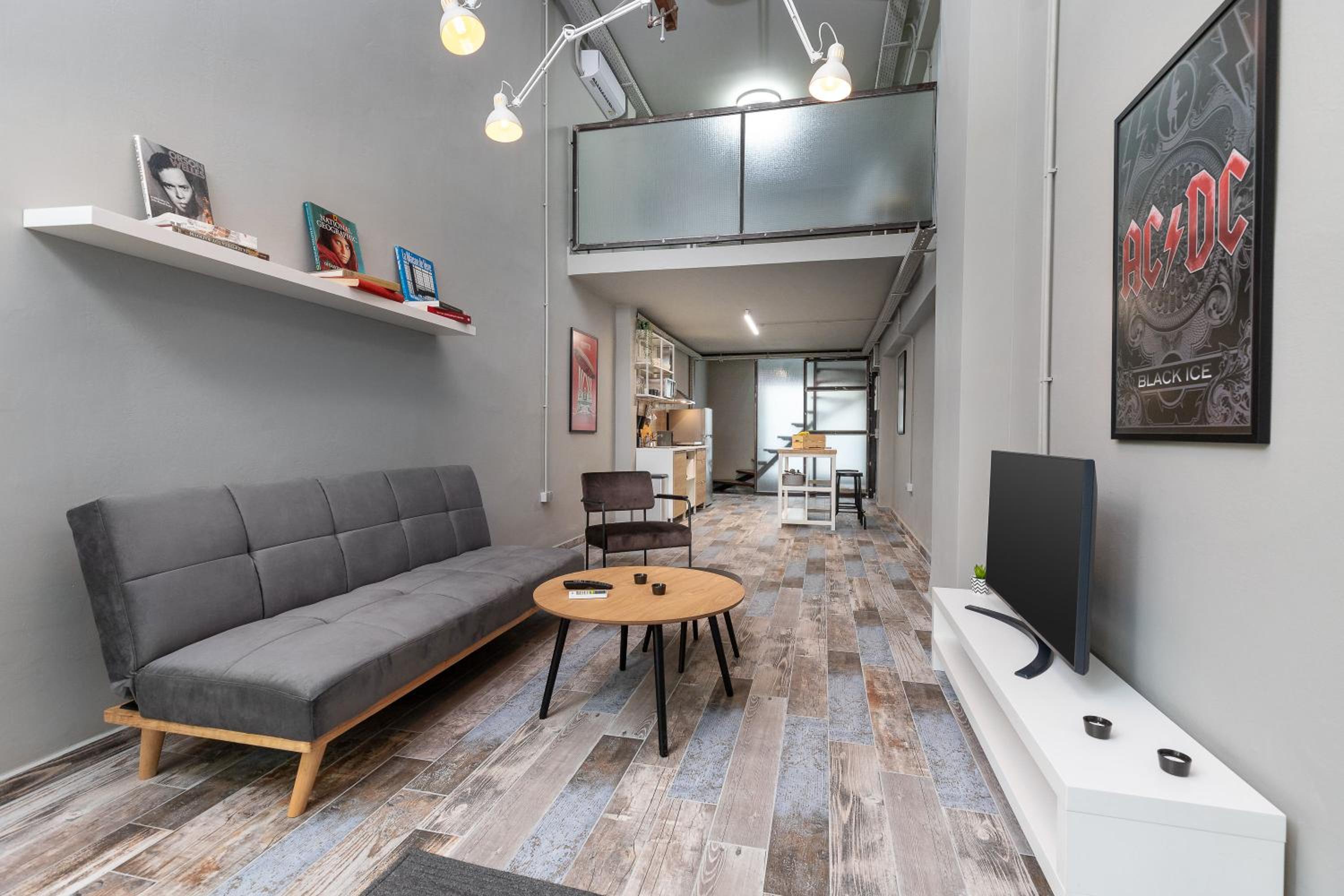 One-Bedroom Apartment