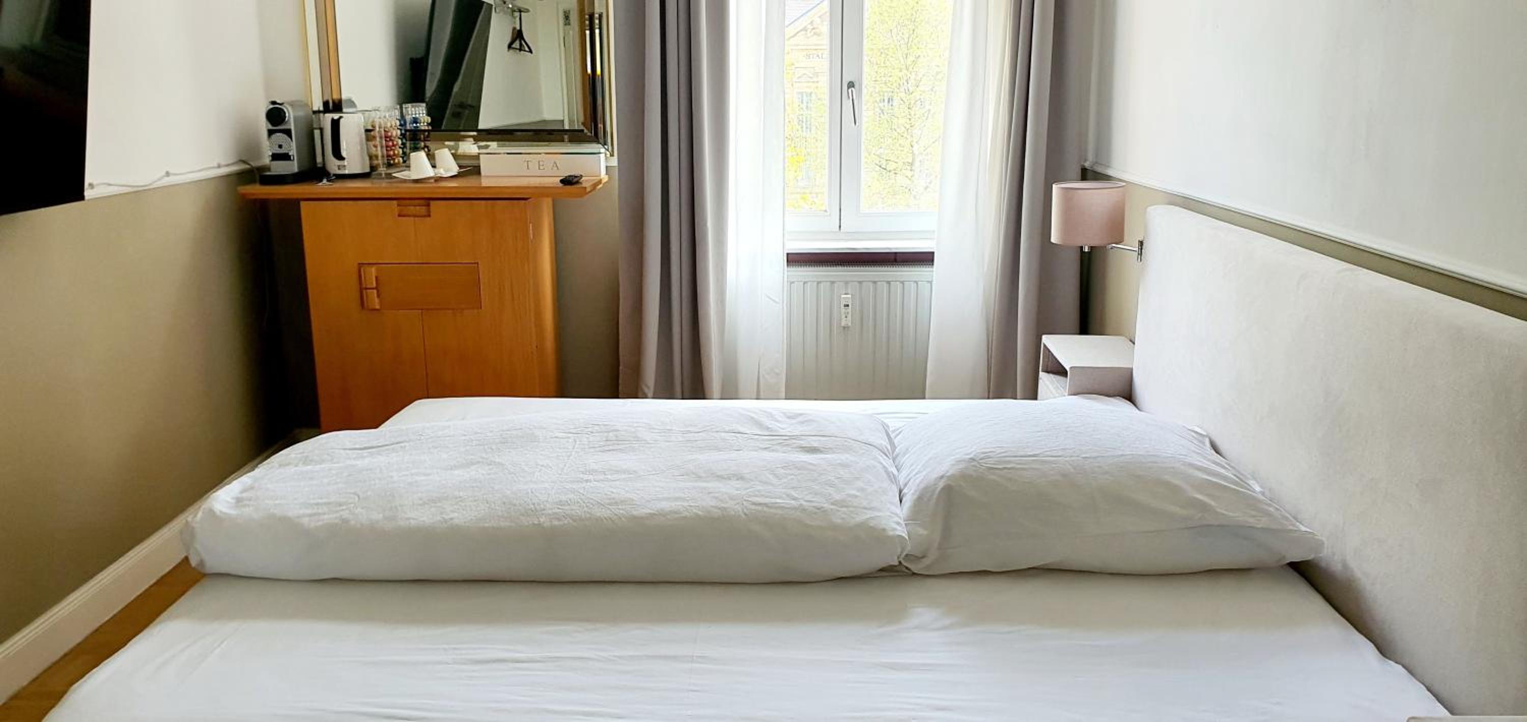 Budget Double Room - Photo 1