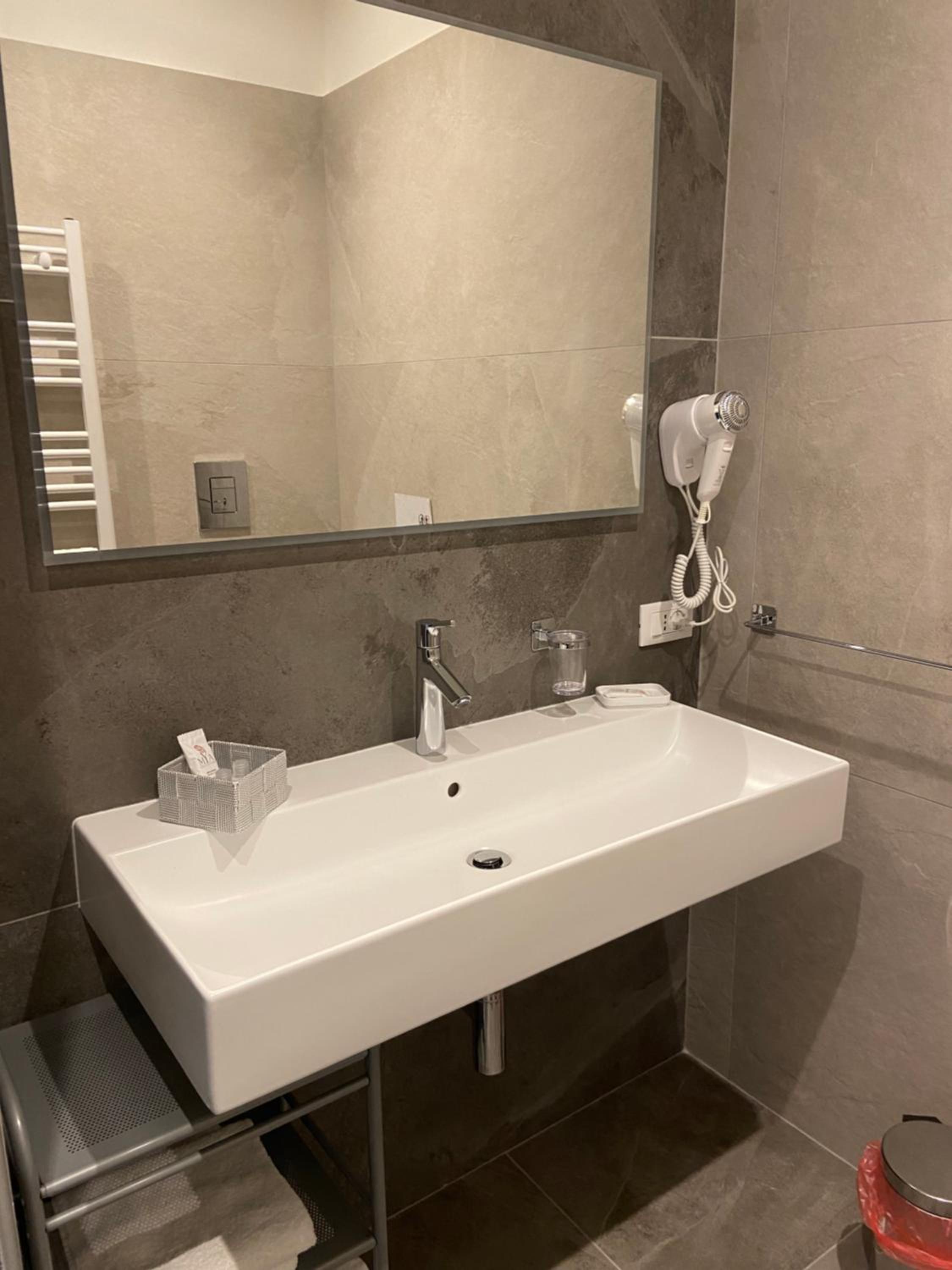 King Suite with Balcony - Photo 9