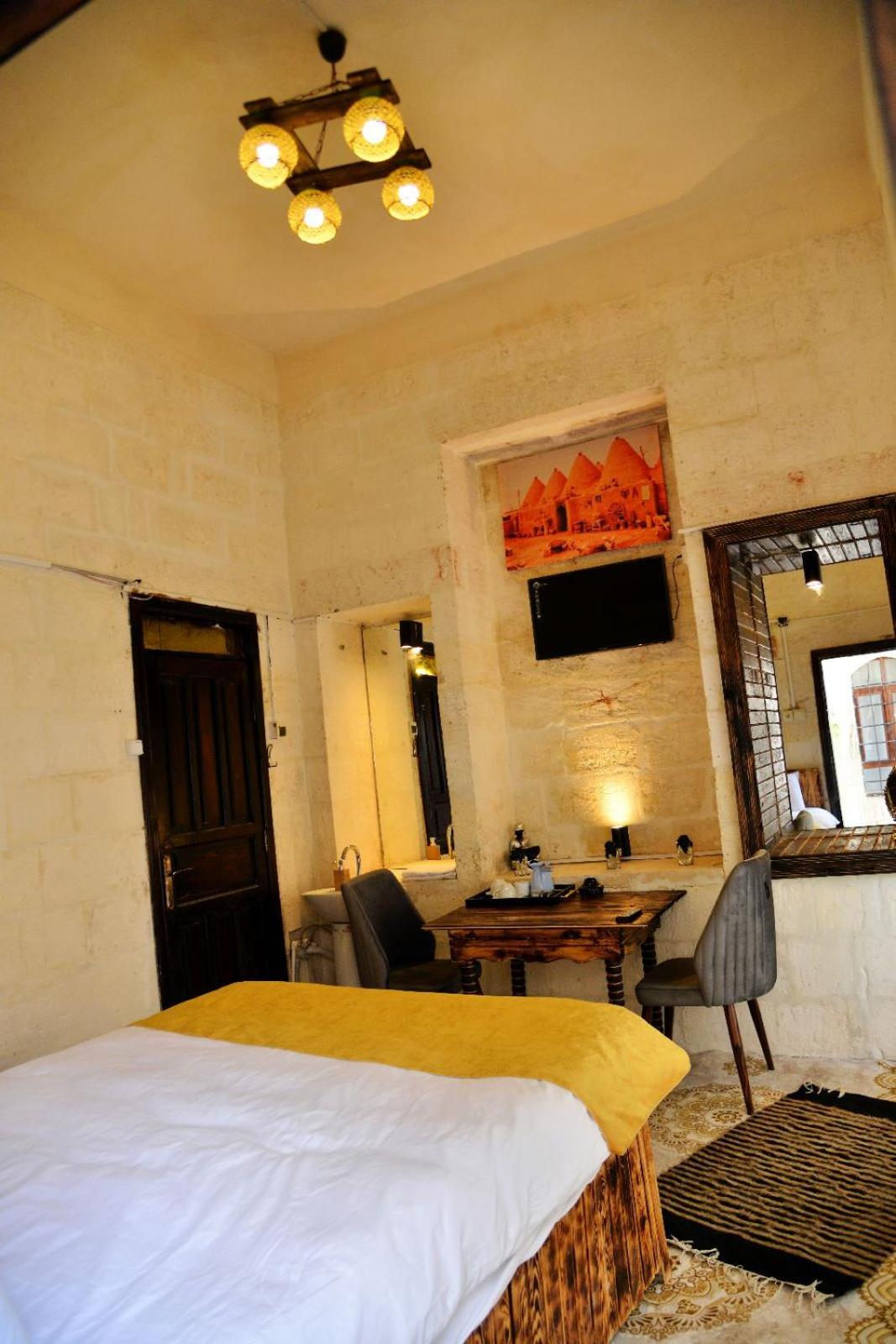 Deluxe Room - Photo 4