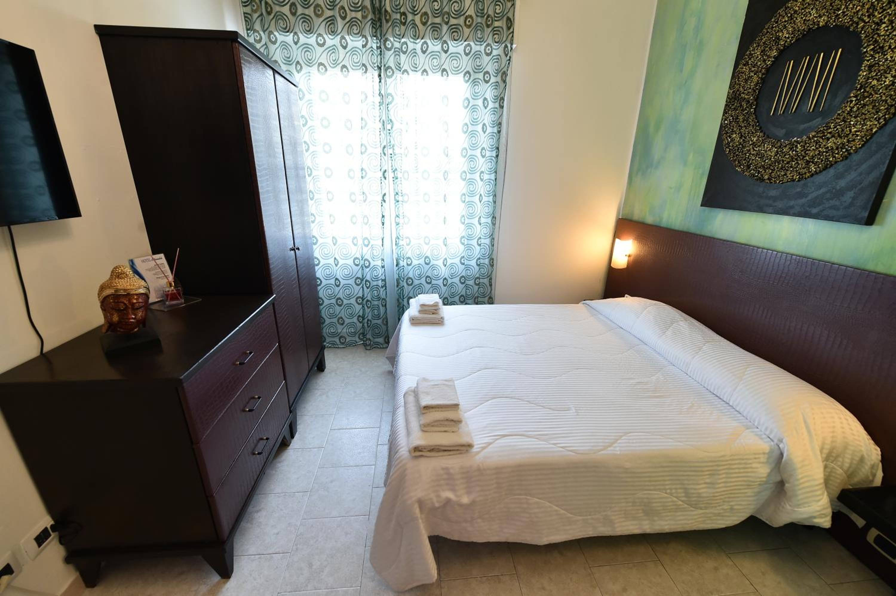Double Room - Photo 4