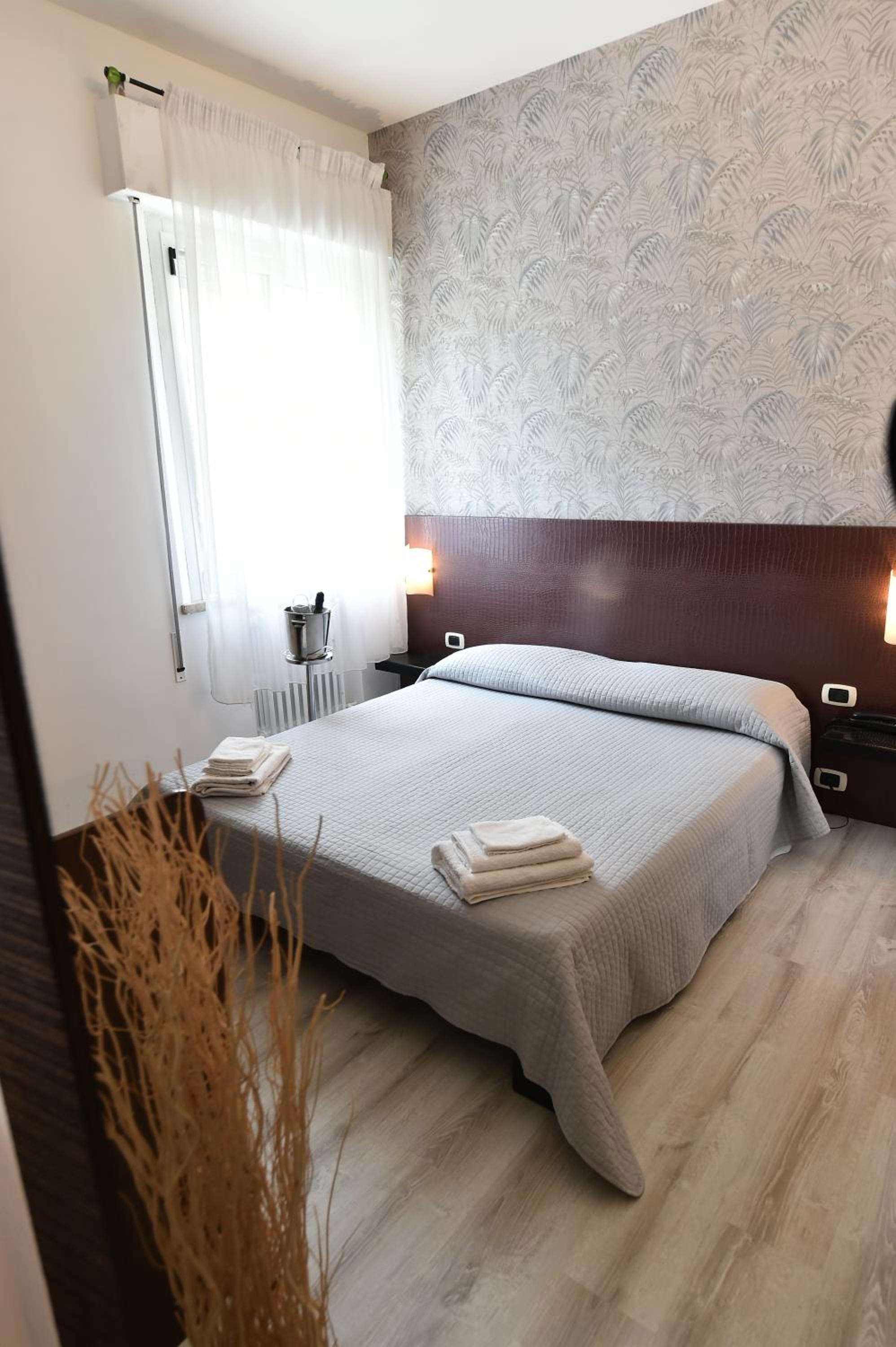 Double Room - Photo 3