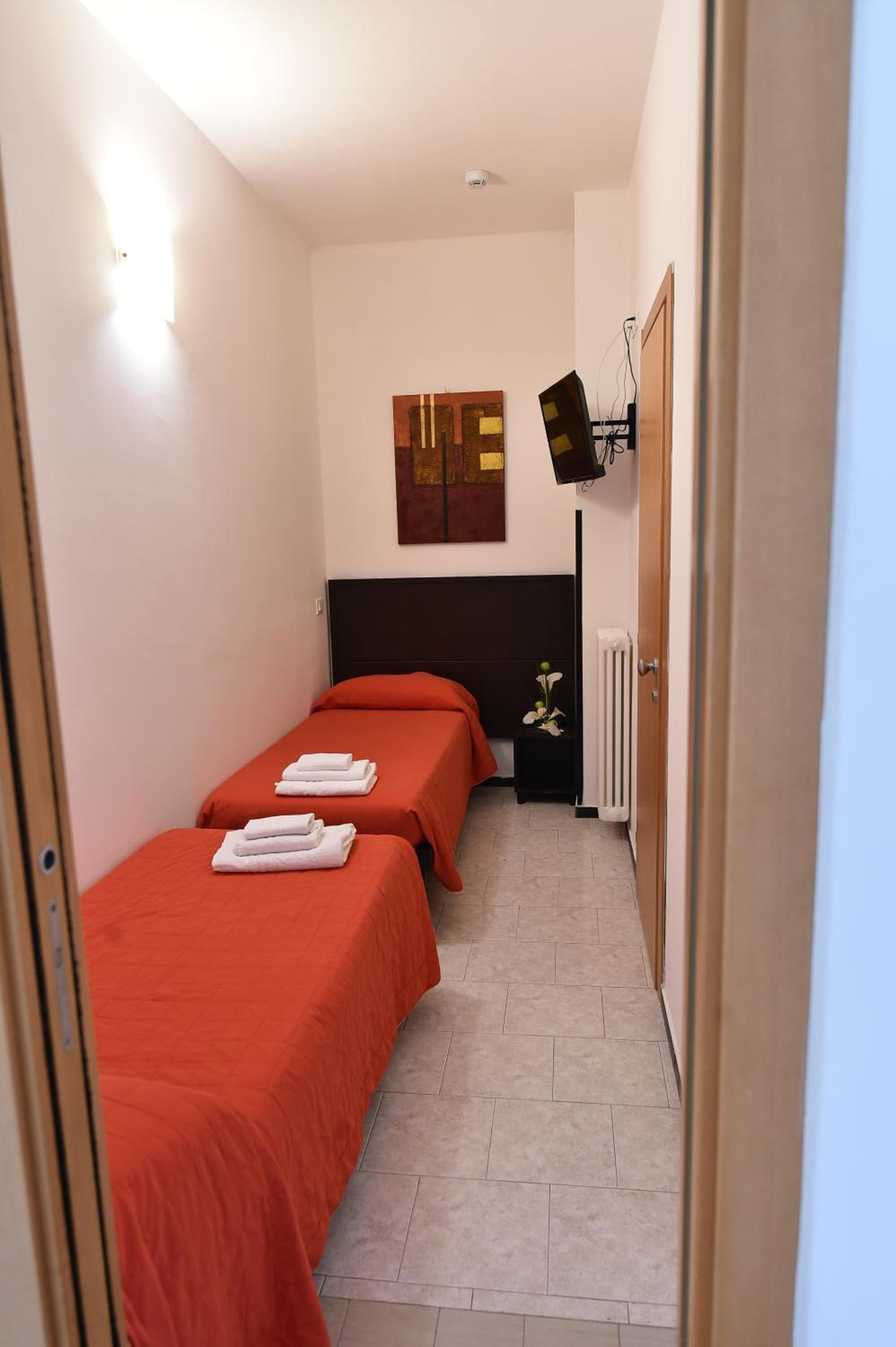 Quadruple Room - Photo 11