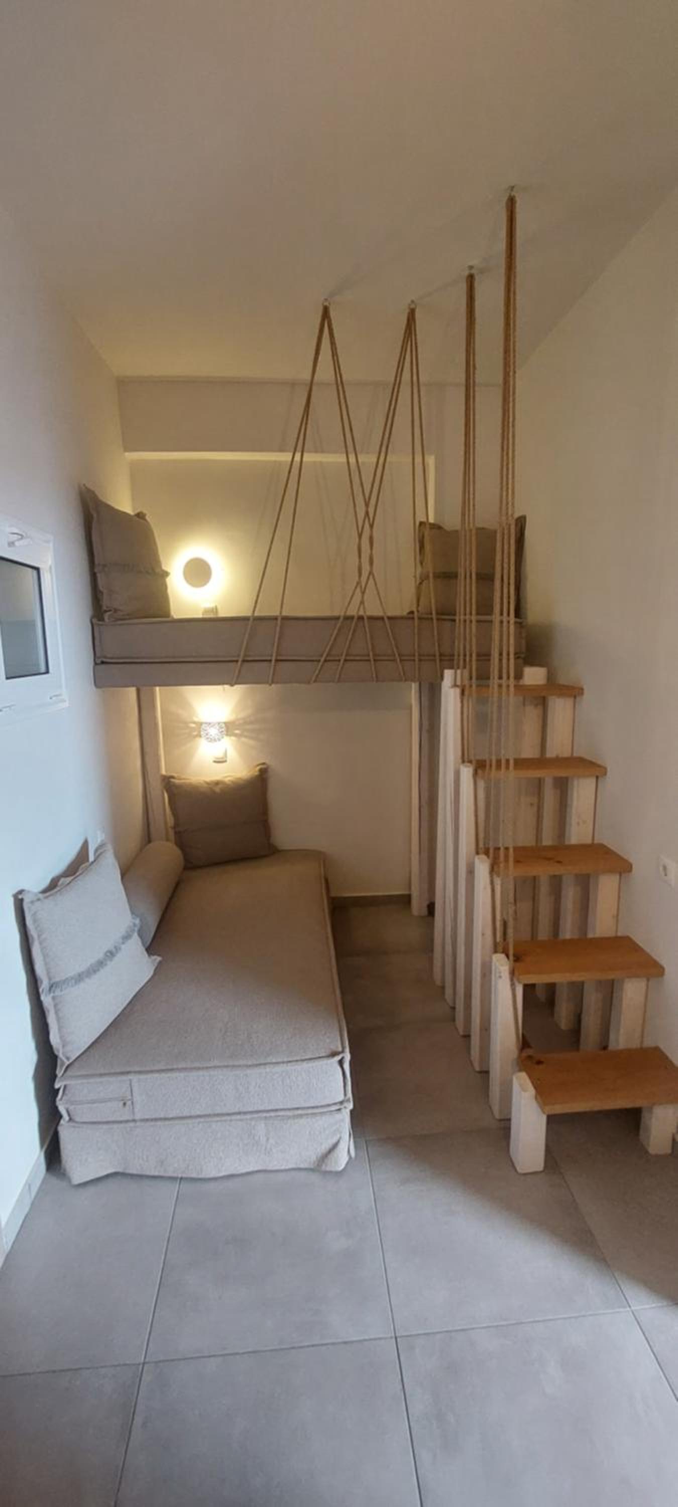 Family Room with Side Sea View - Photo 3