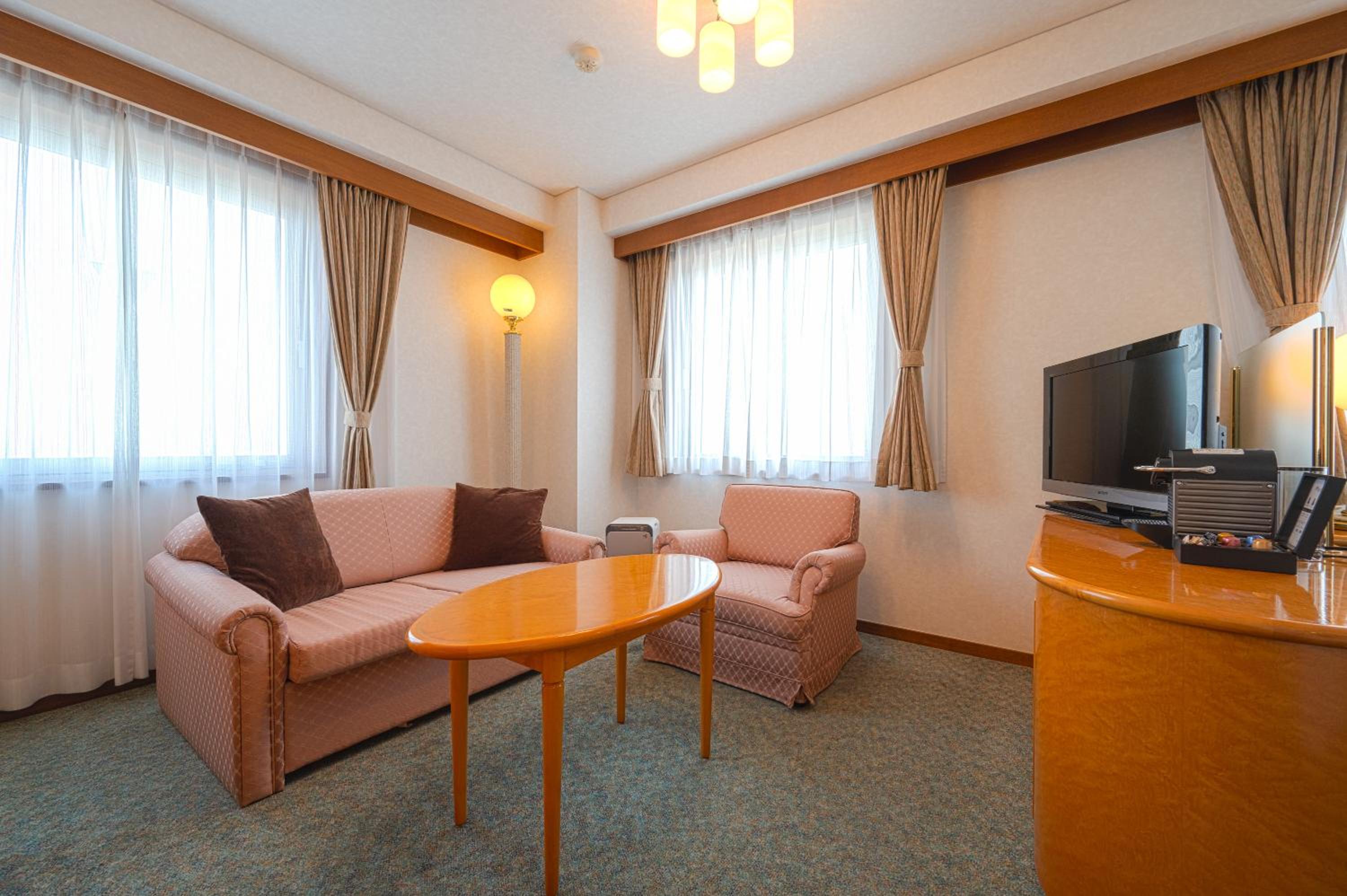 Junior Suite - Non-Smoking photo 2