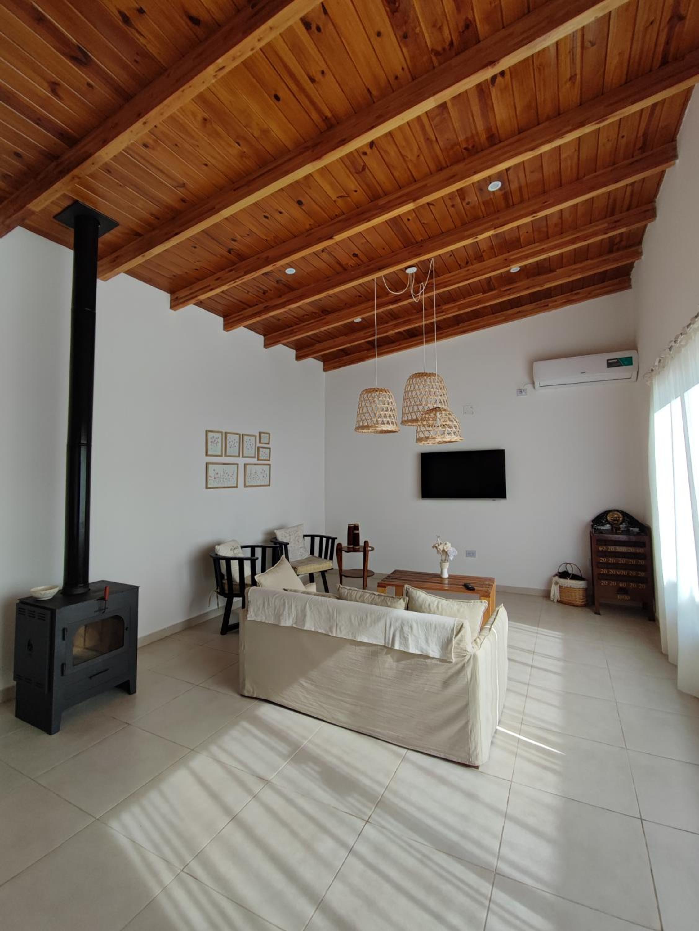 Three-Bedroom House photo 3