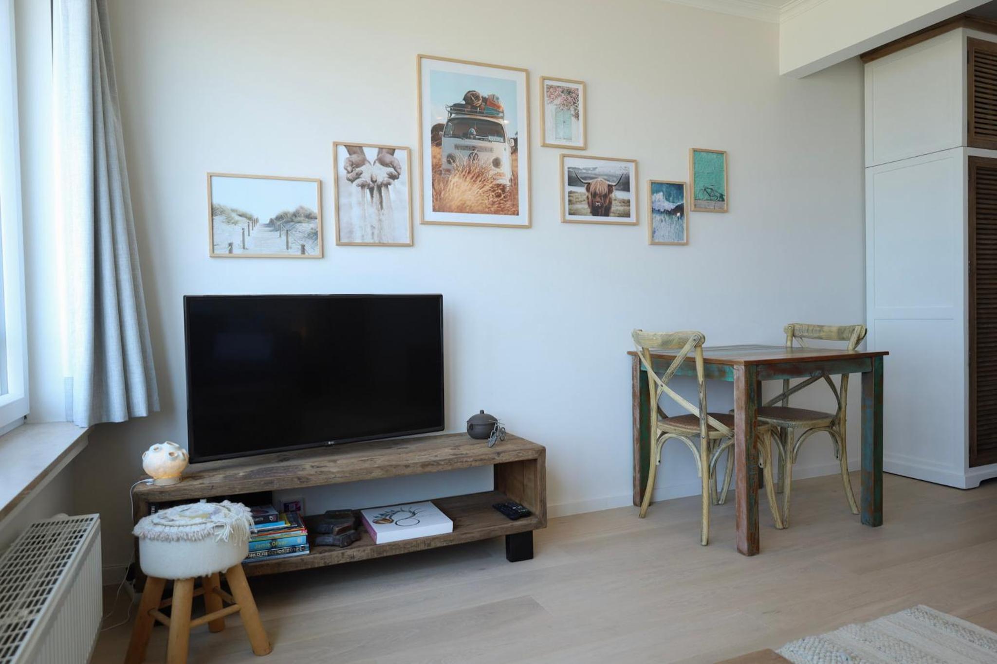 One-Bedroom Apartment photo 1