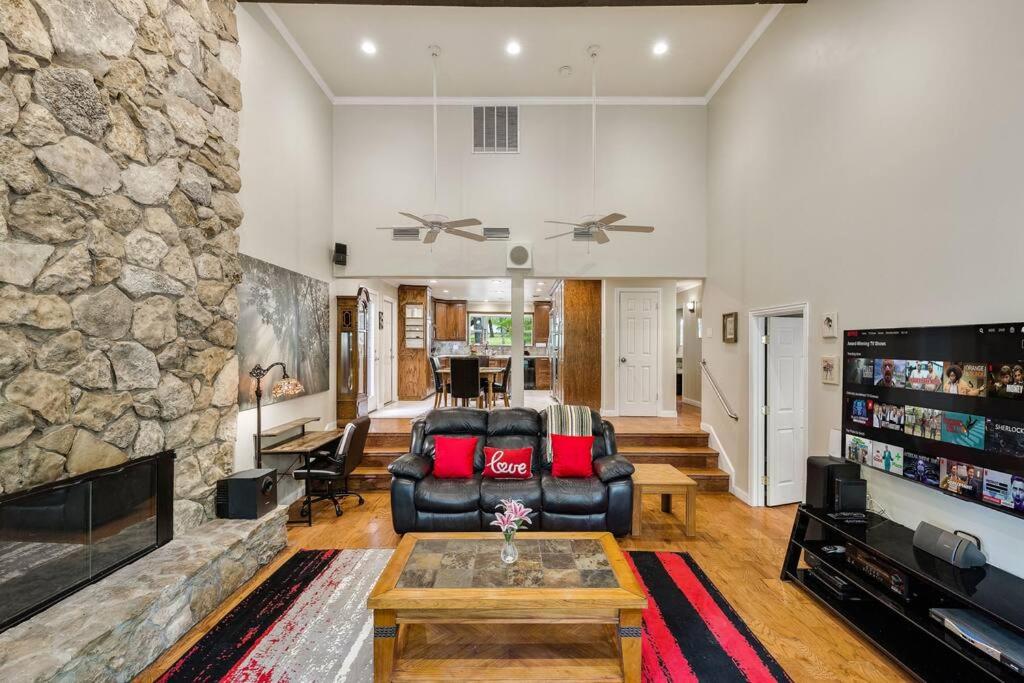 Four-Bedroom House photo 2