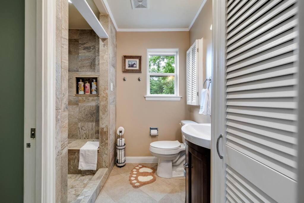 Four-Bedroom House photo 3
