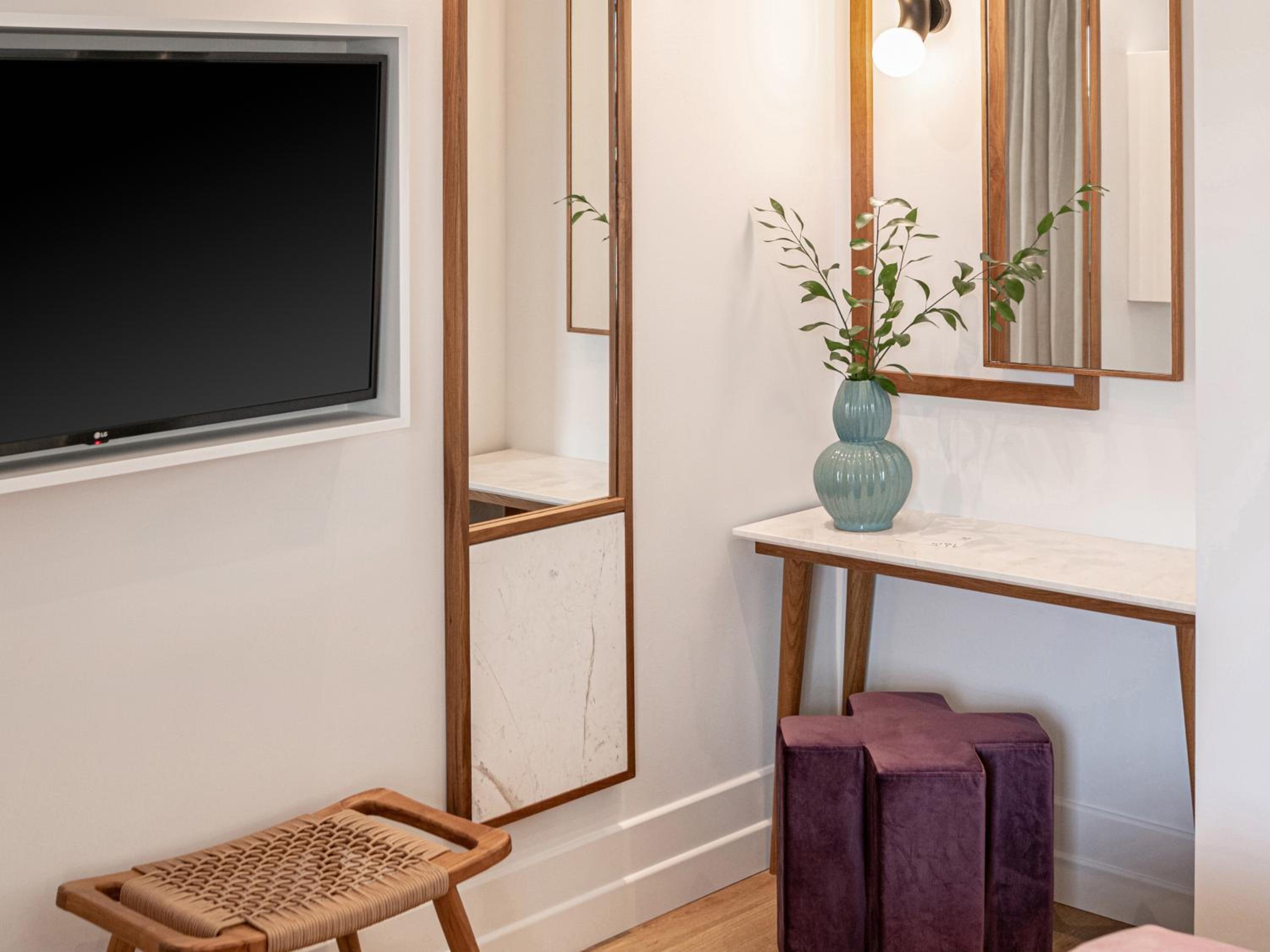 Petite Double Room - Photo 10