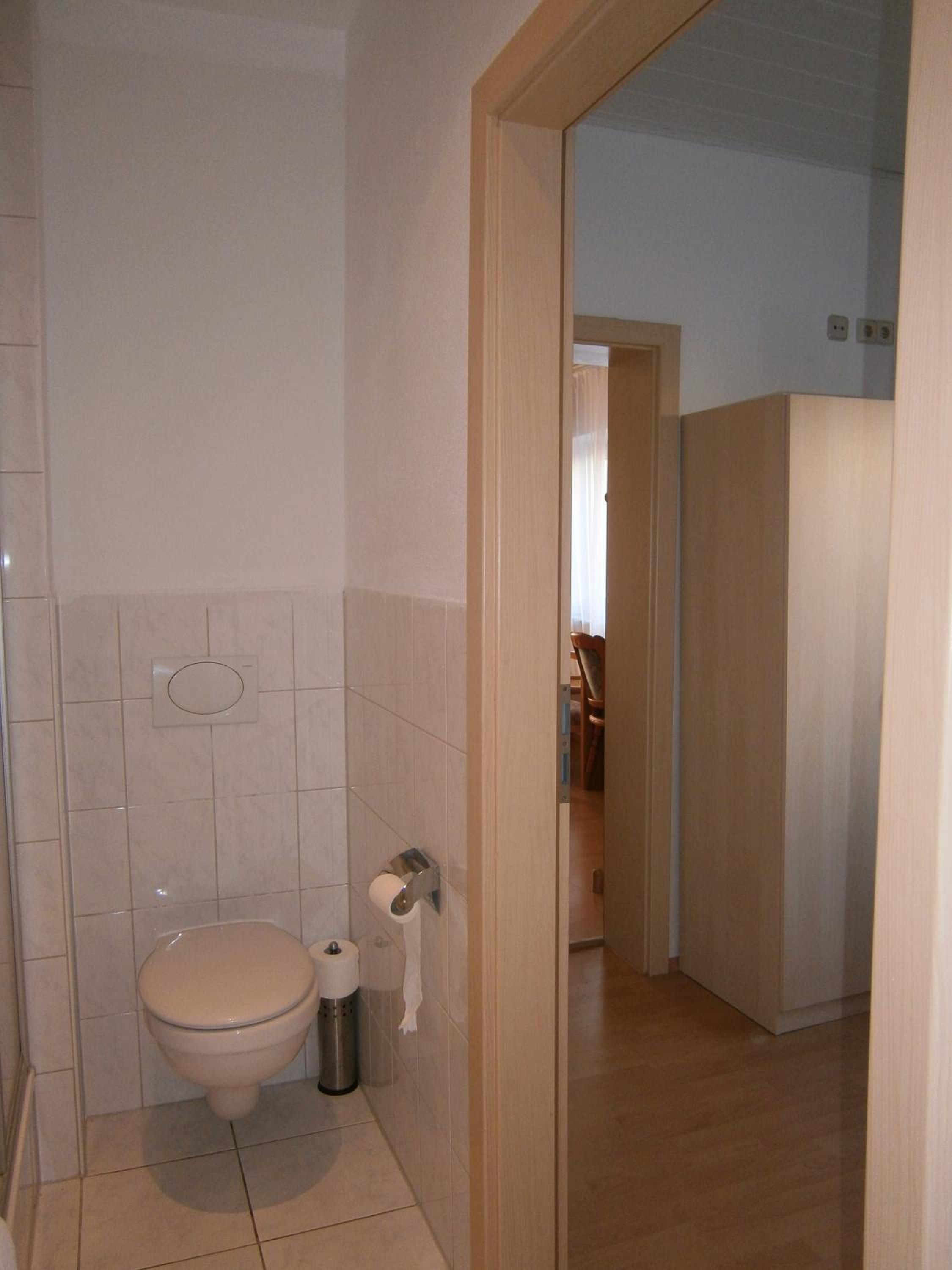 Quadruple Room with Shower - Photo 3