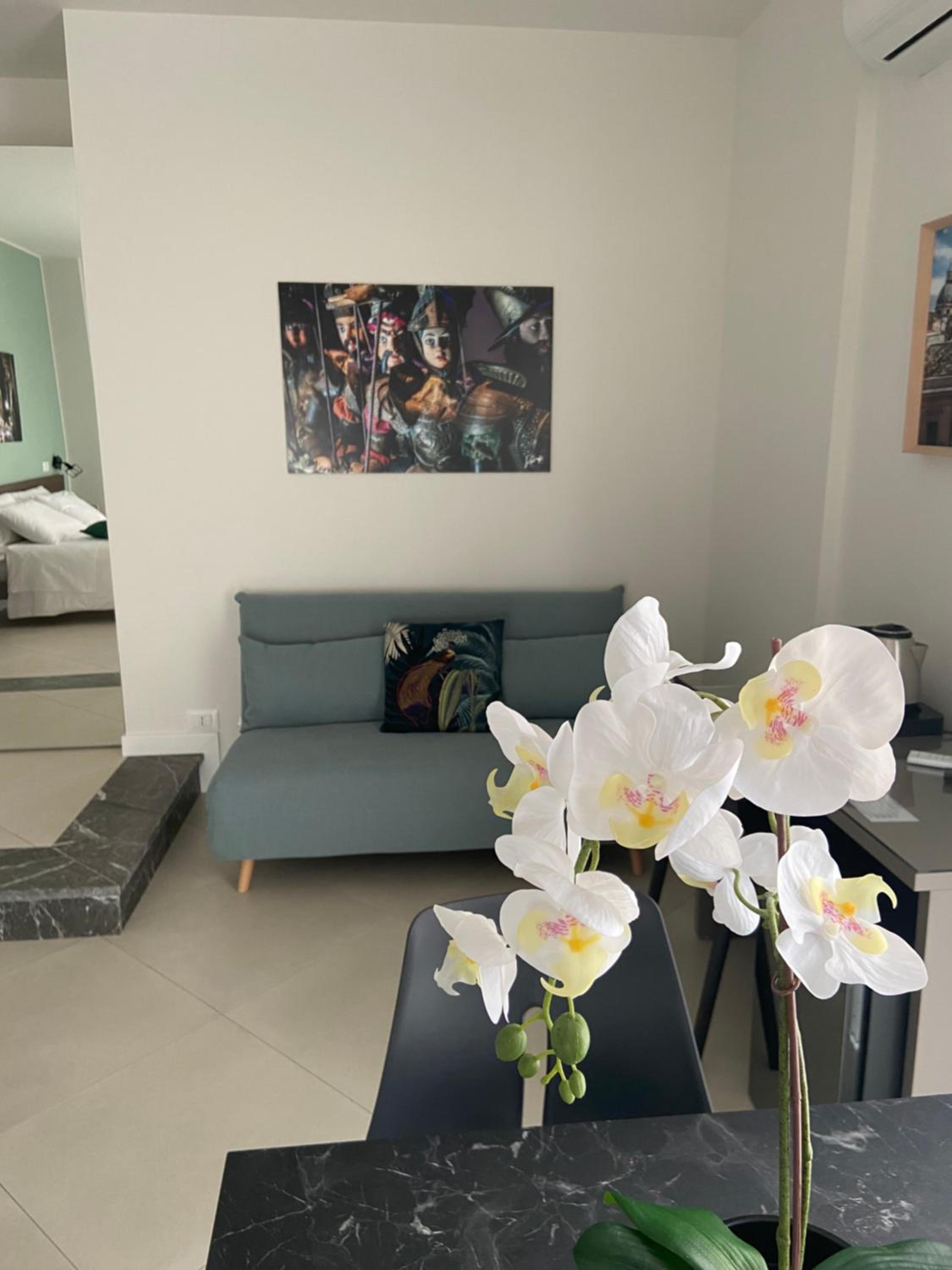 Suite with Balcony - Photo 4
