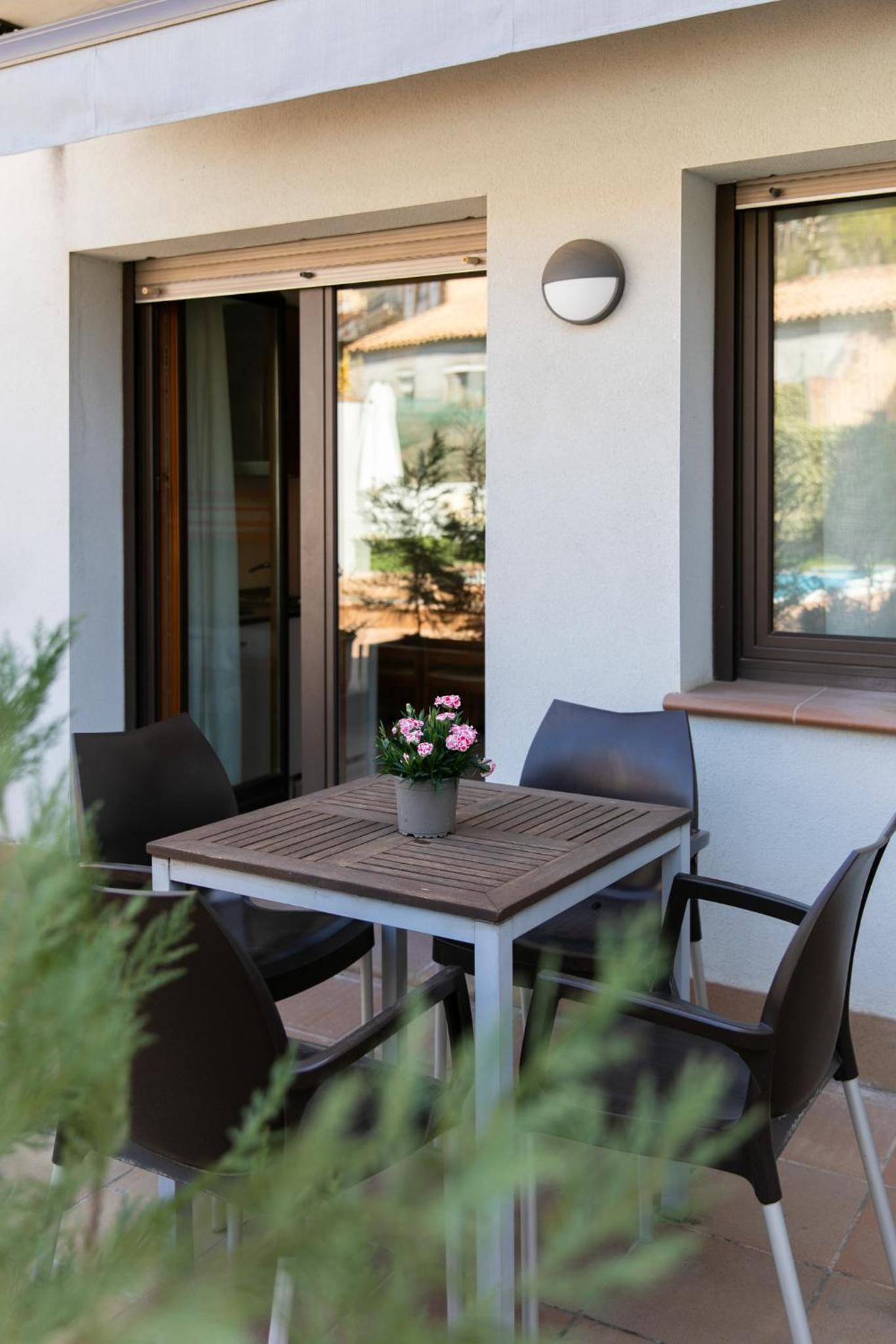 Apartamento con vista a la piscina