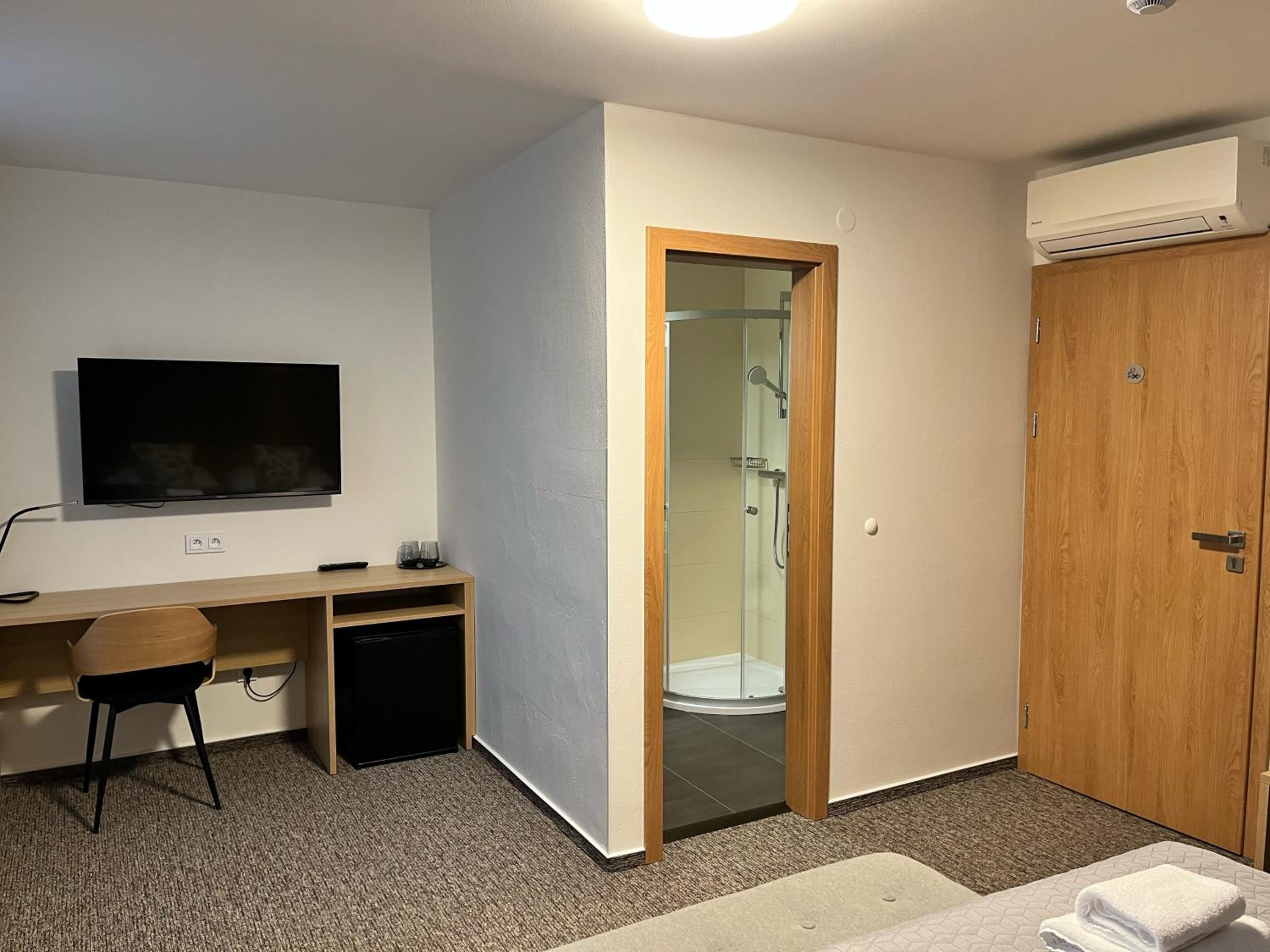 Double or Twin Room photo 3