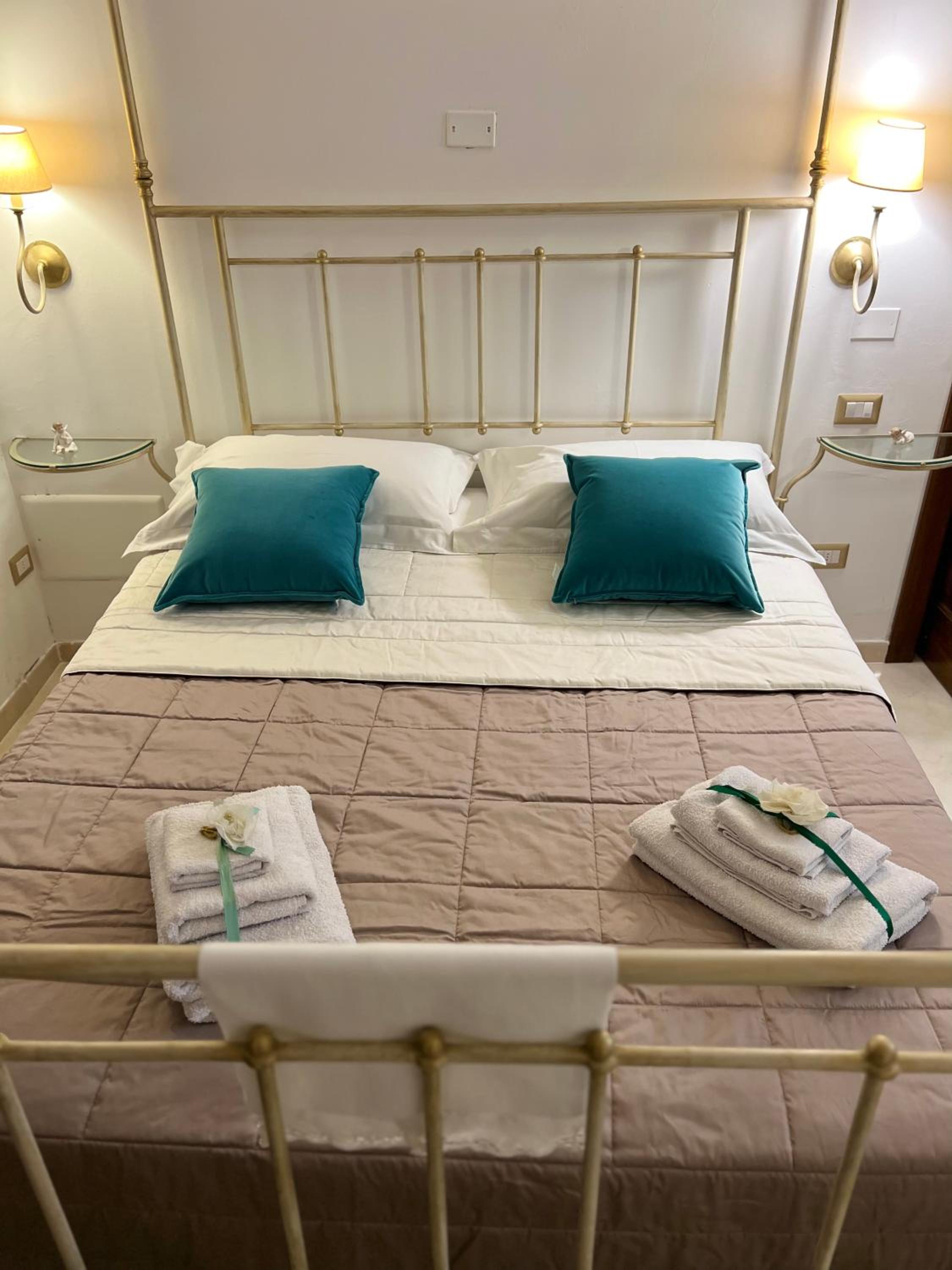 Deluxe Triple Room photo 3