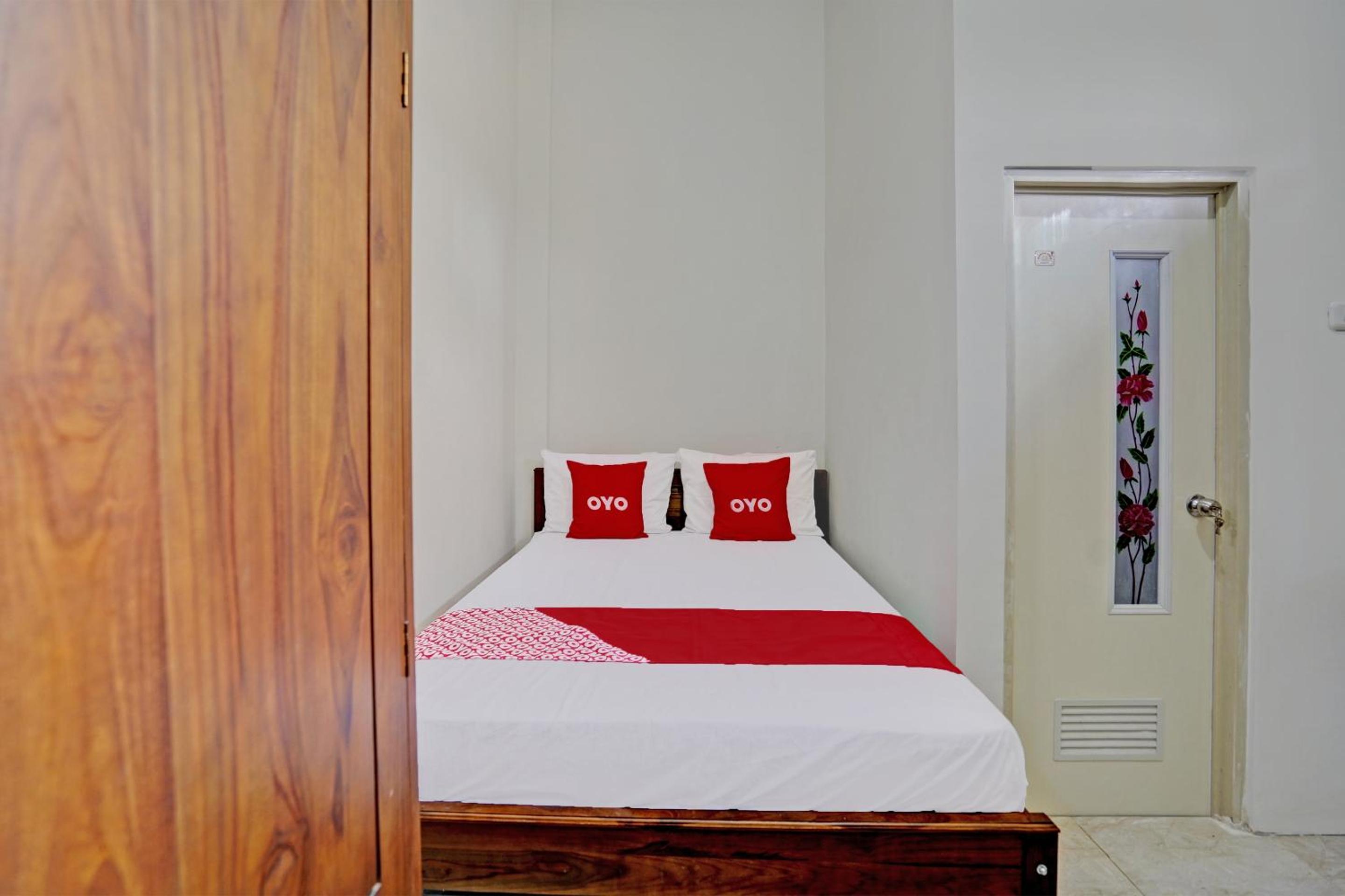 Standard Queen Room photo 2