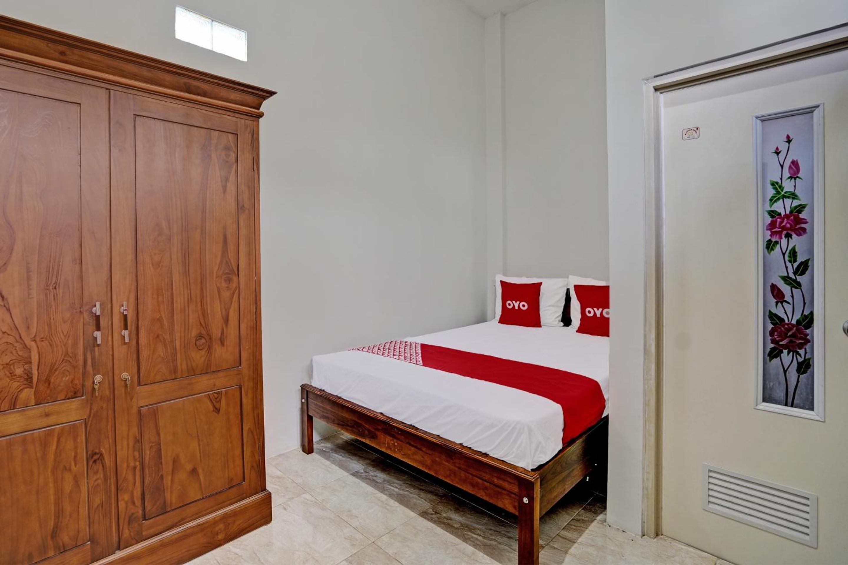 Standard Queen Room photo 1