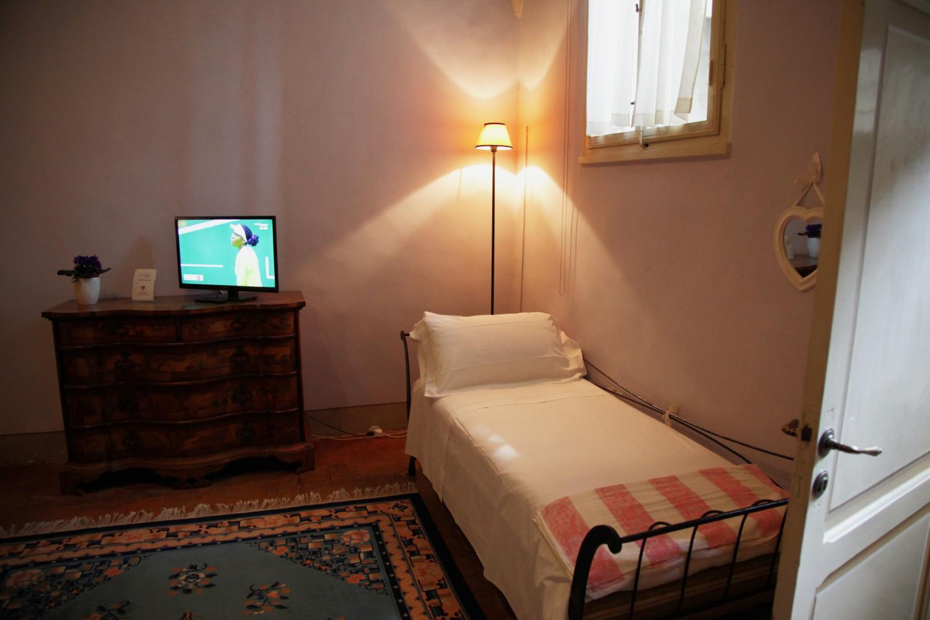 Double Room With Extra Bed photo 2