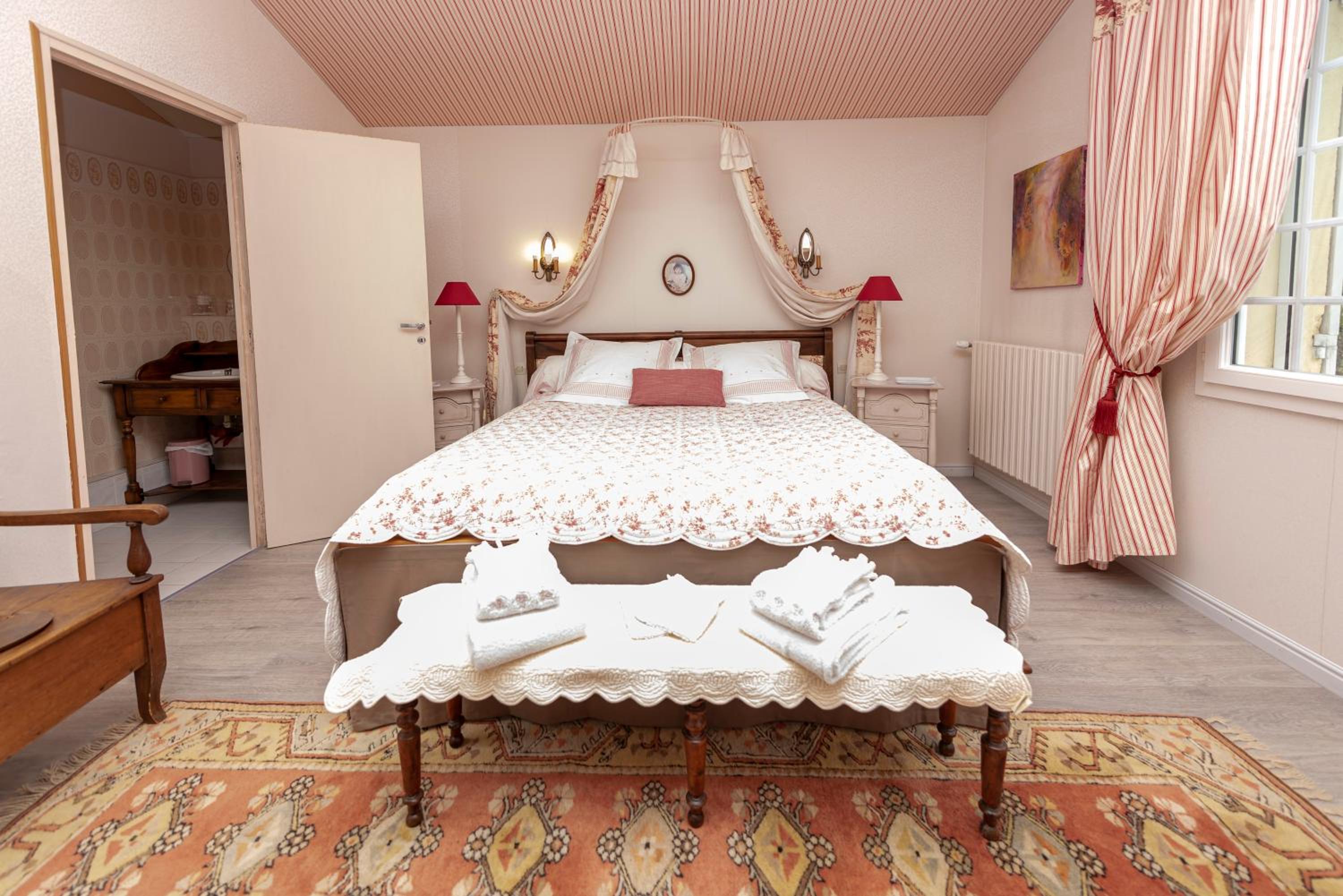 Deluxe Double Room photo 3