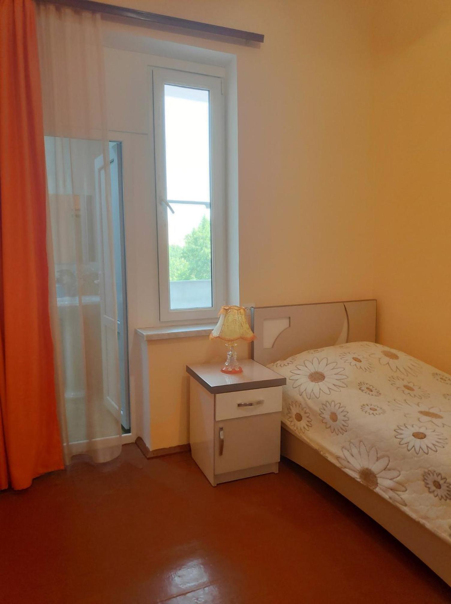 Single Room with Bathroom photo 1
