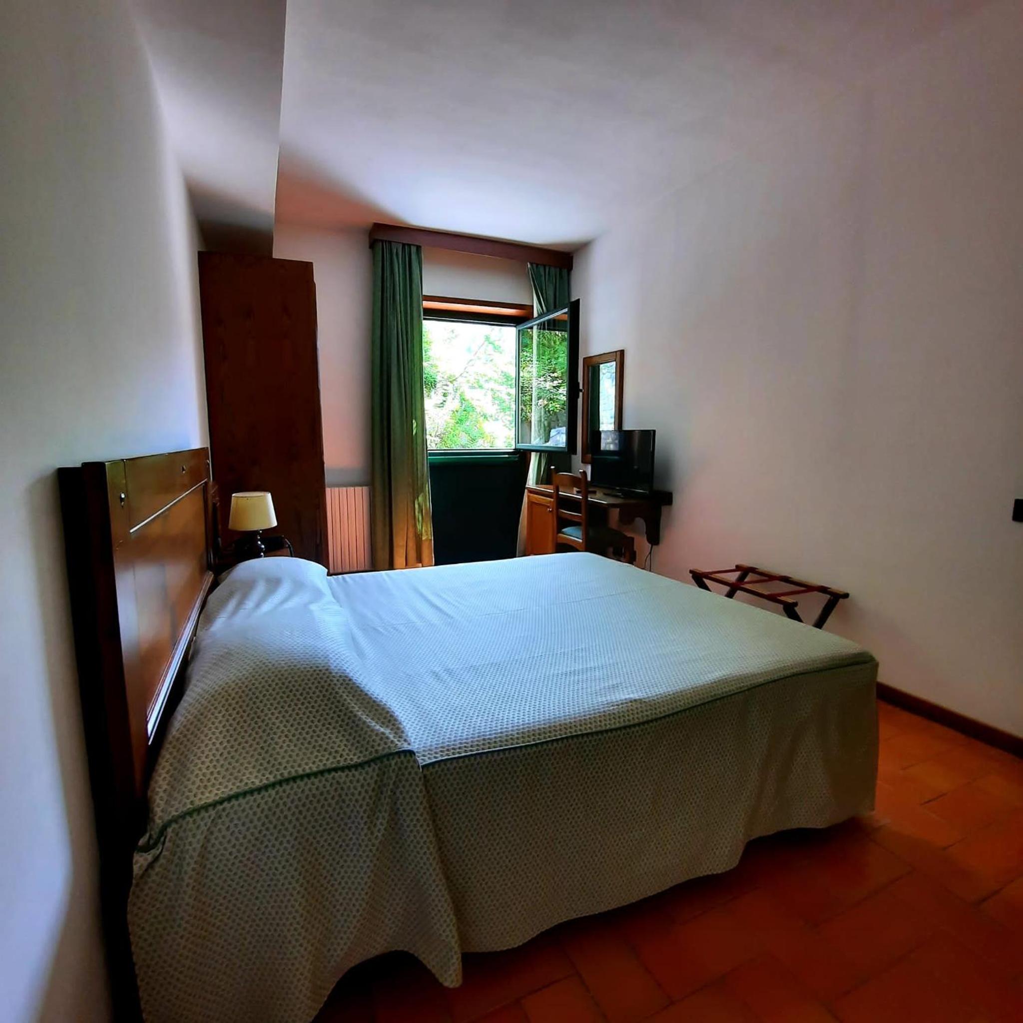 Economy Double or Twin Room photo 2