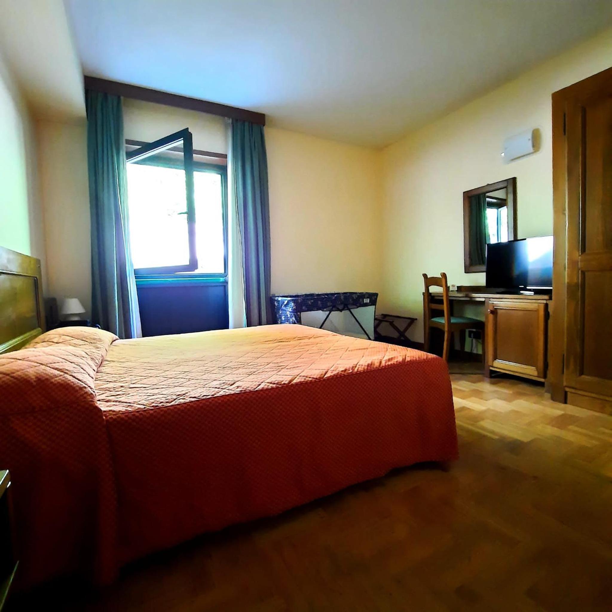 Economy Double or Twin Room photo 1