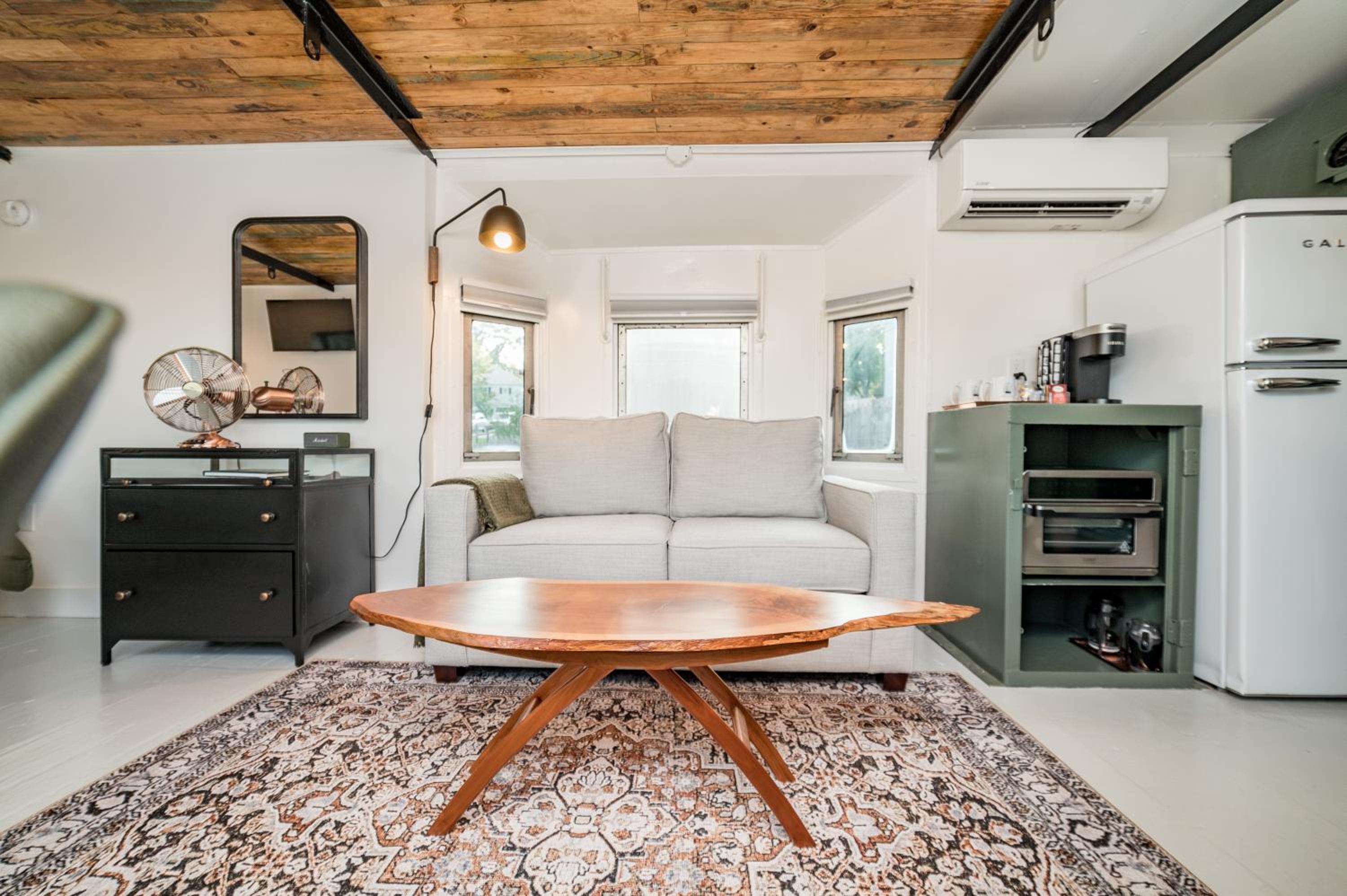 One-Bedroom House photo 1
