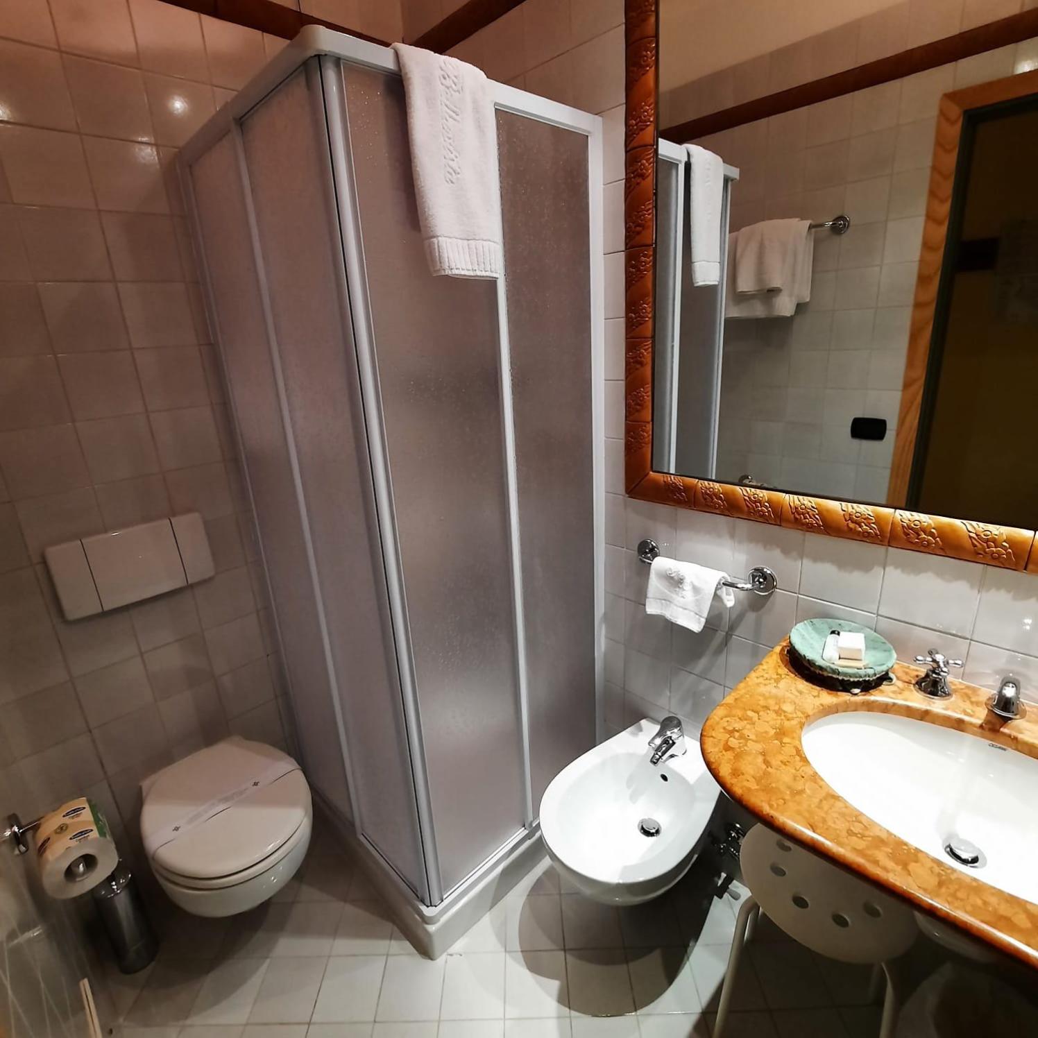 Standard Triple Room photo 3