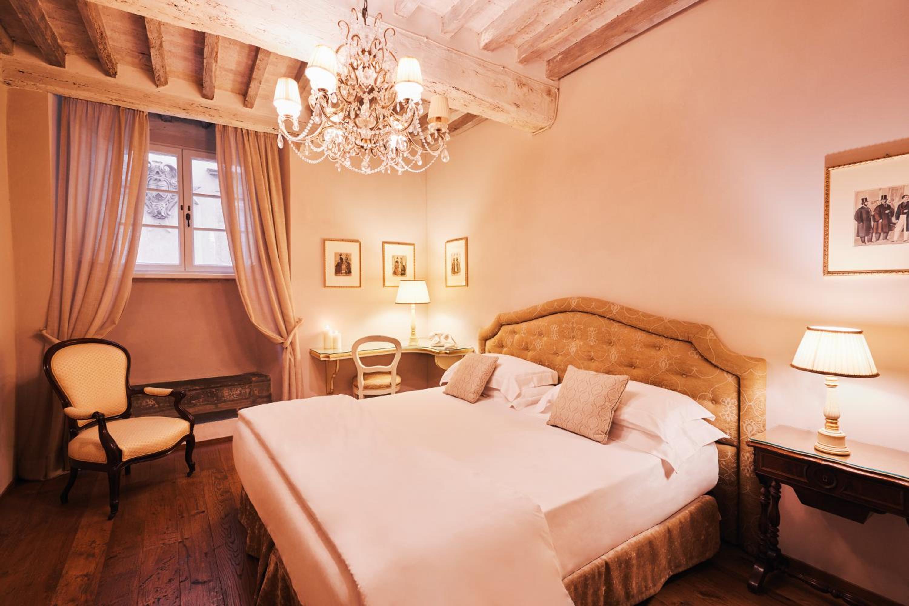 Deluxe Double or Twin Room photo 1