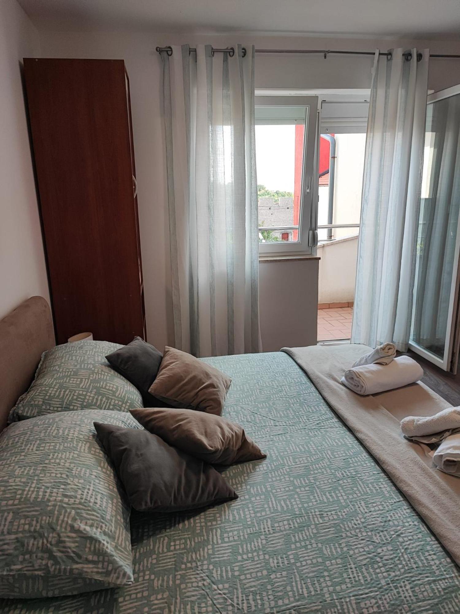 Studio with Balcony - Photo 1