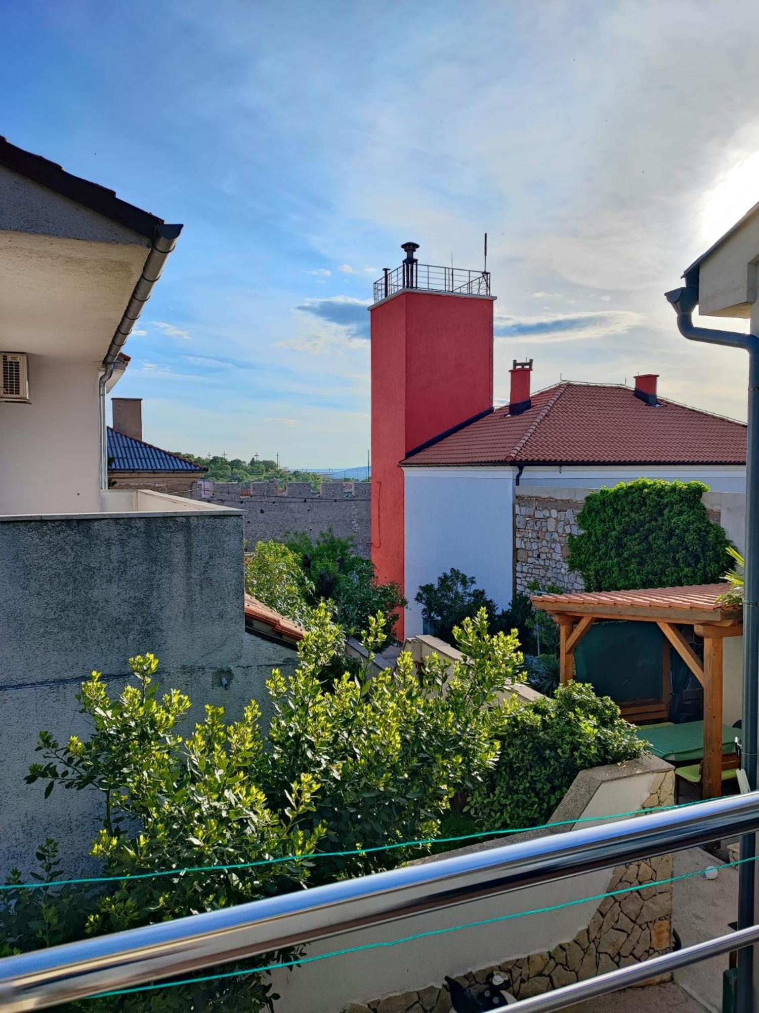 Studio with Balcony - Photo 27