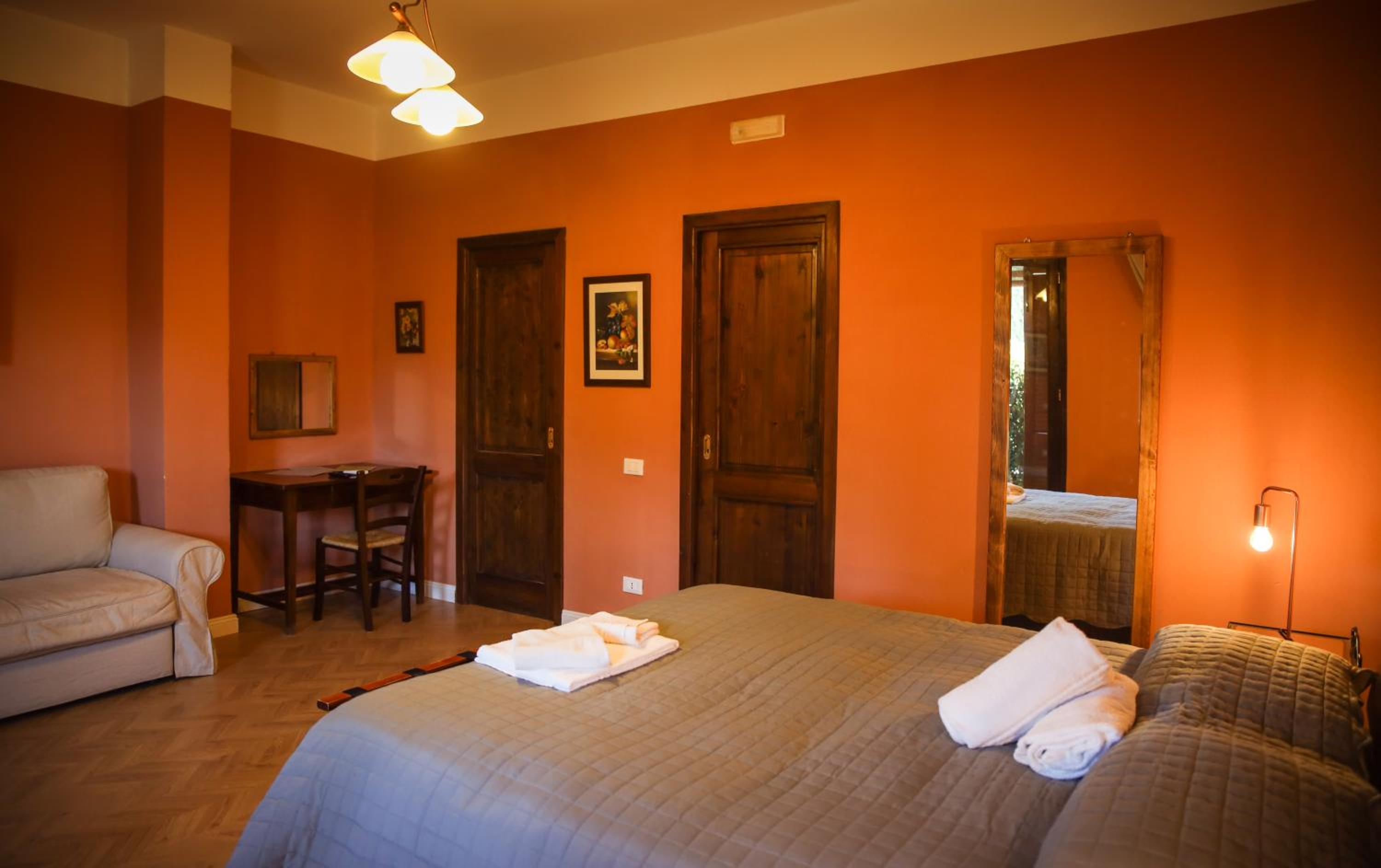 Double Room with Pool View - Photo 3
