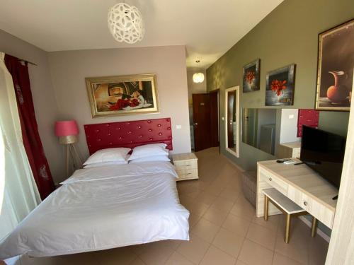 Double Room with Balcony photo 3