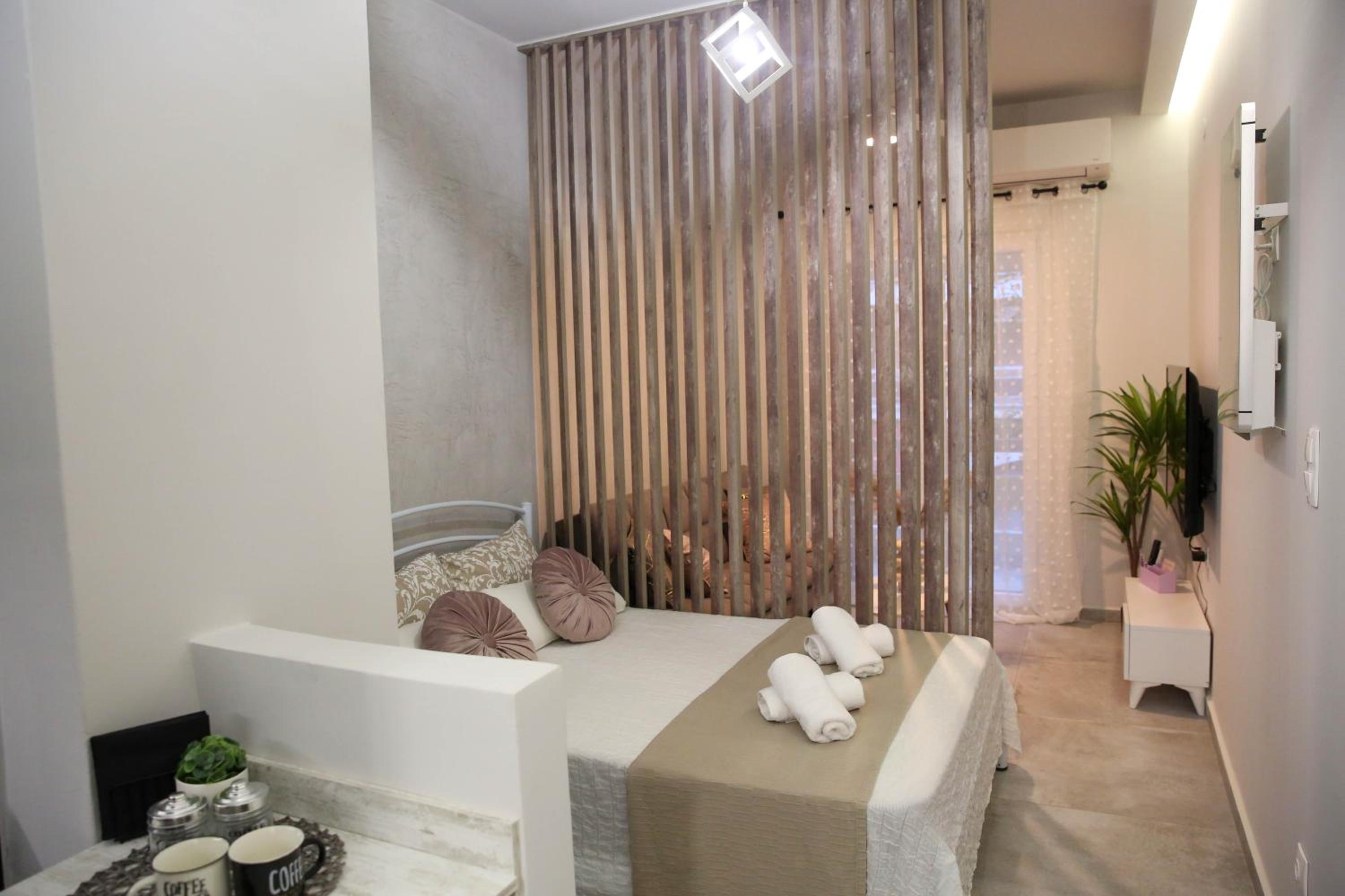 Deluxe Studio