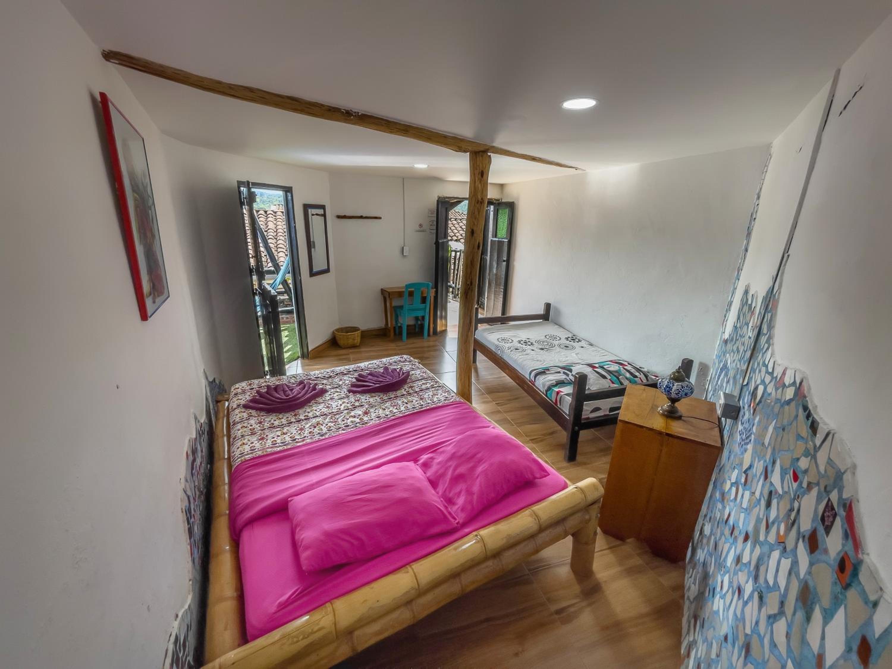 Basic Triple Room with Shared Bathroom photo 2