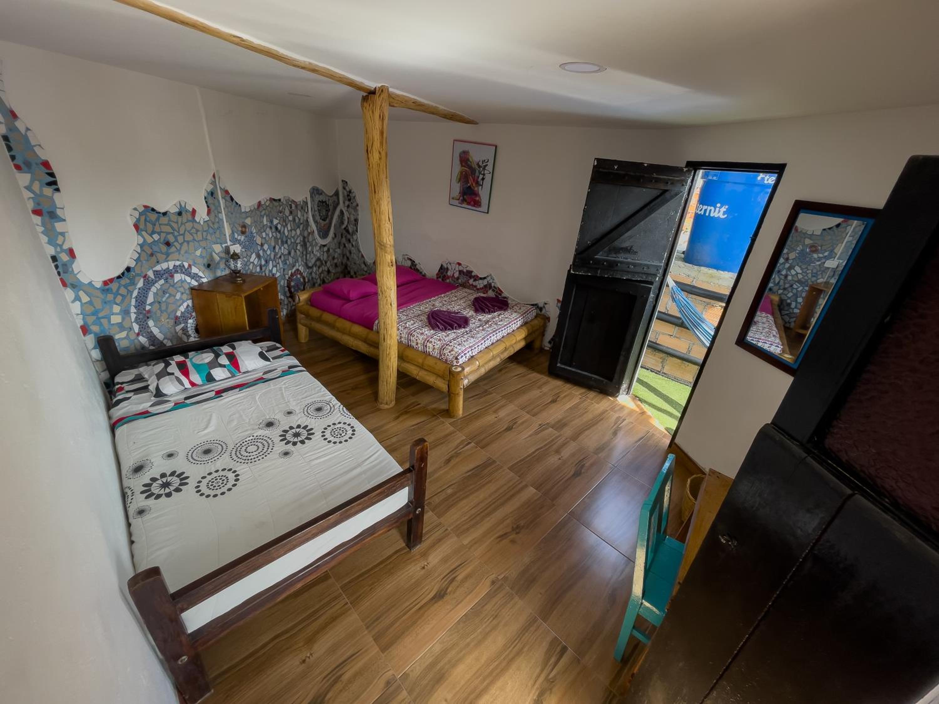 Basic Triple Room with Shared Bathroom photo 3