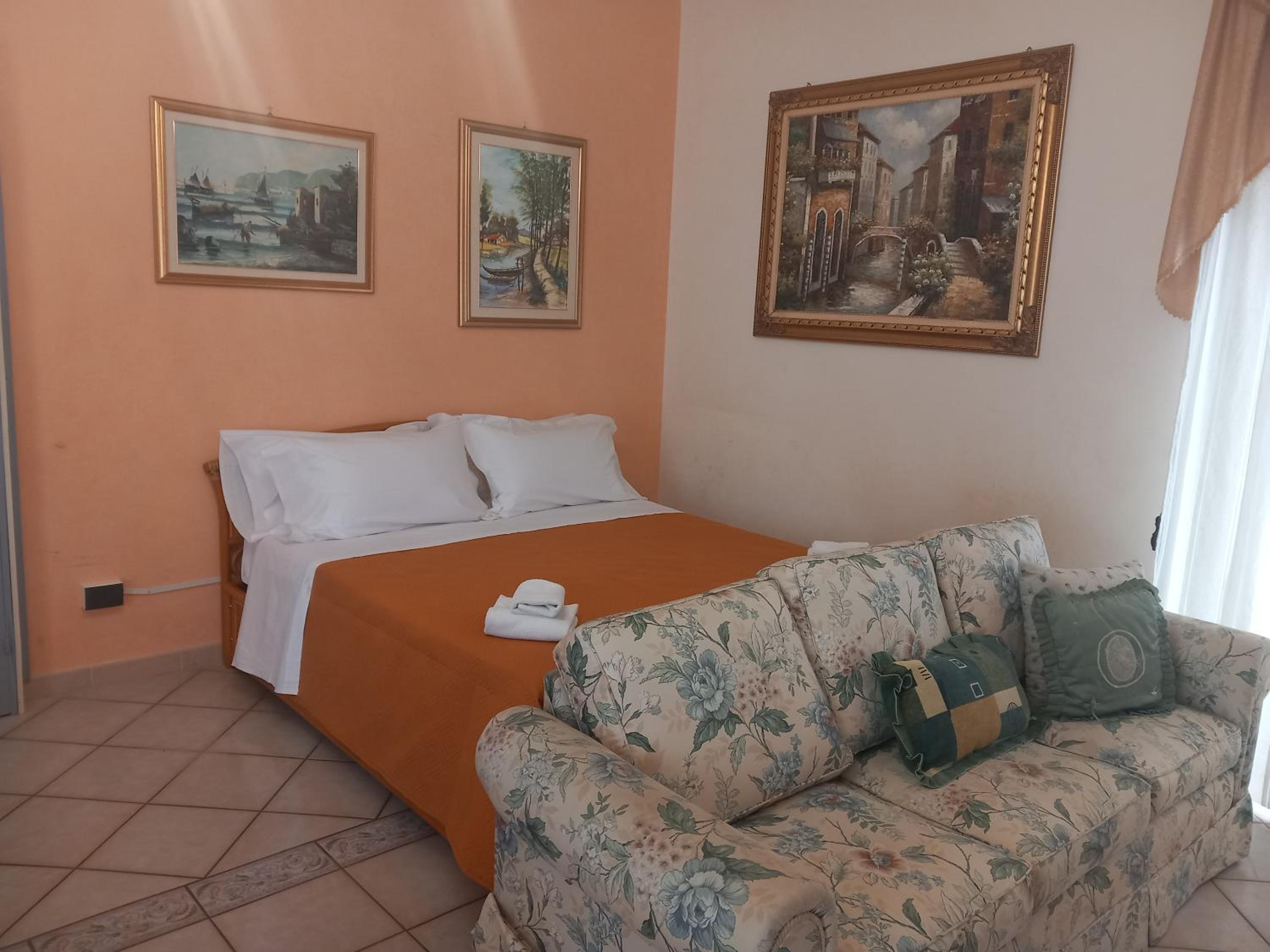 Deluxe Family Room