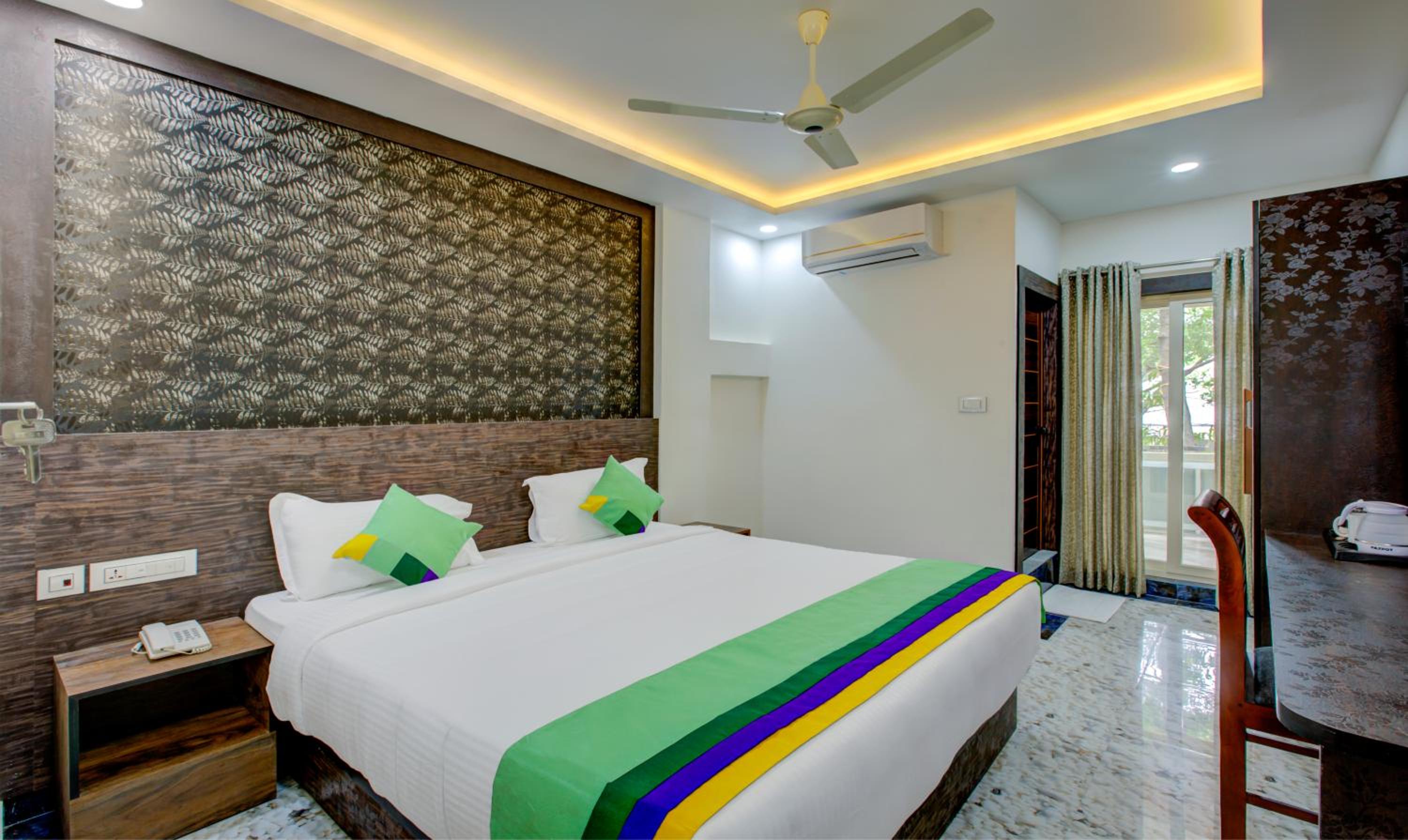 Standard Room With King Bed photo 1