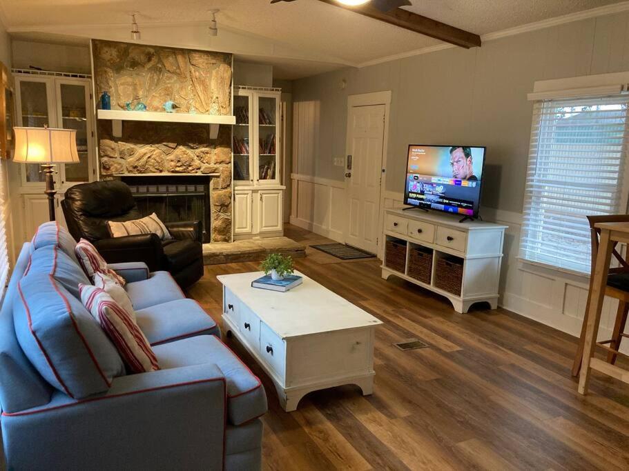 Mobile Home - Photo 10