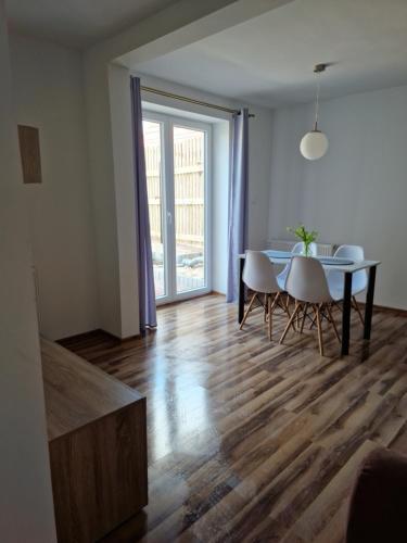 Two-Bedroom Apartment photo 2