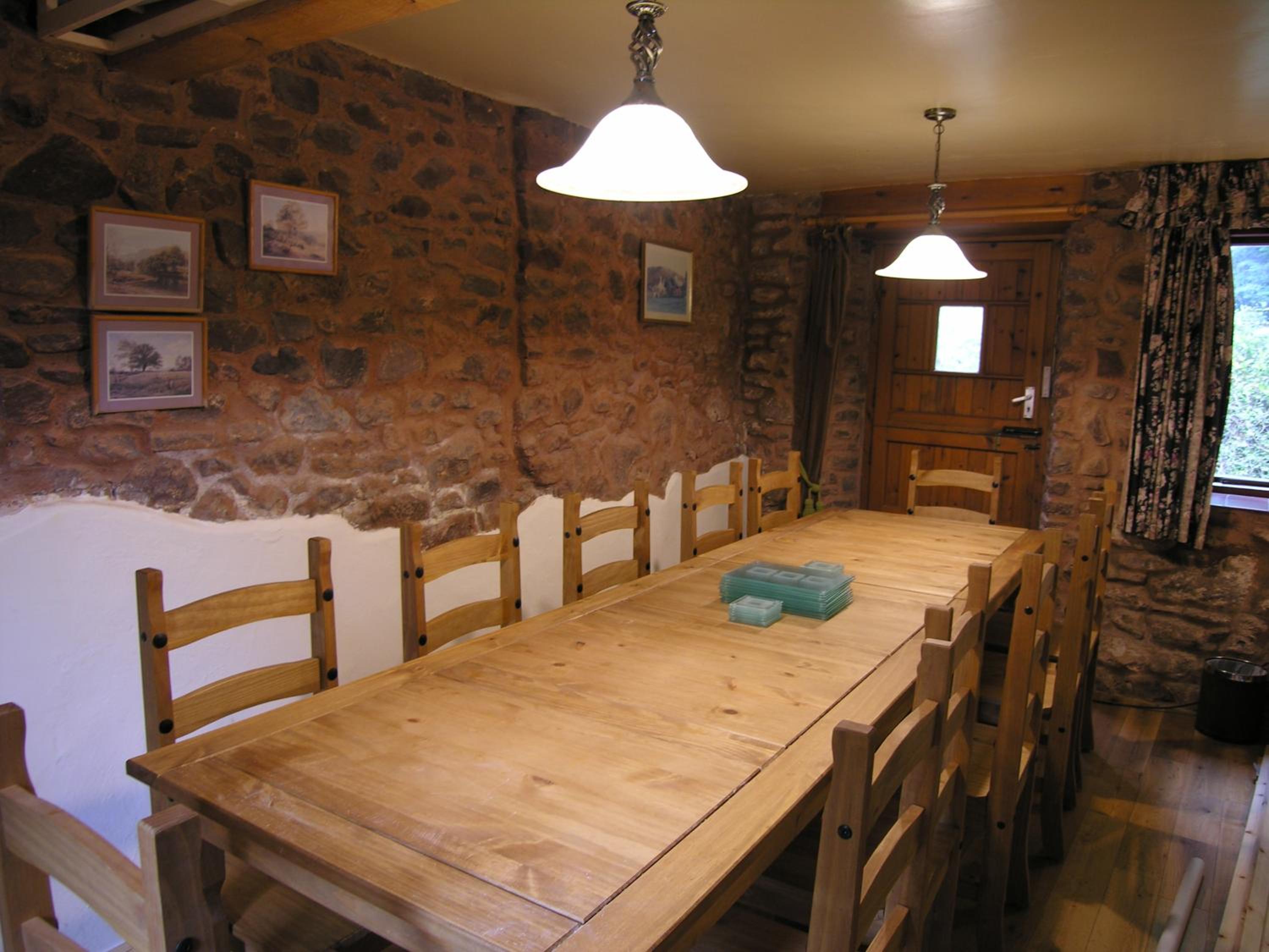 Six-Bedroom House photo 2